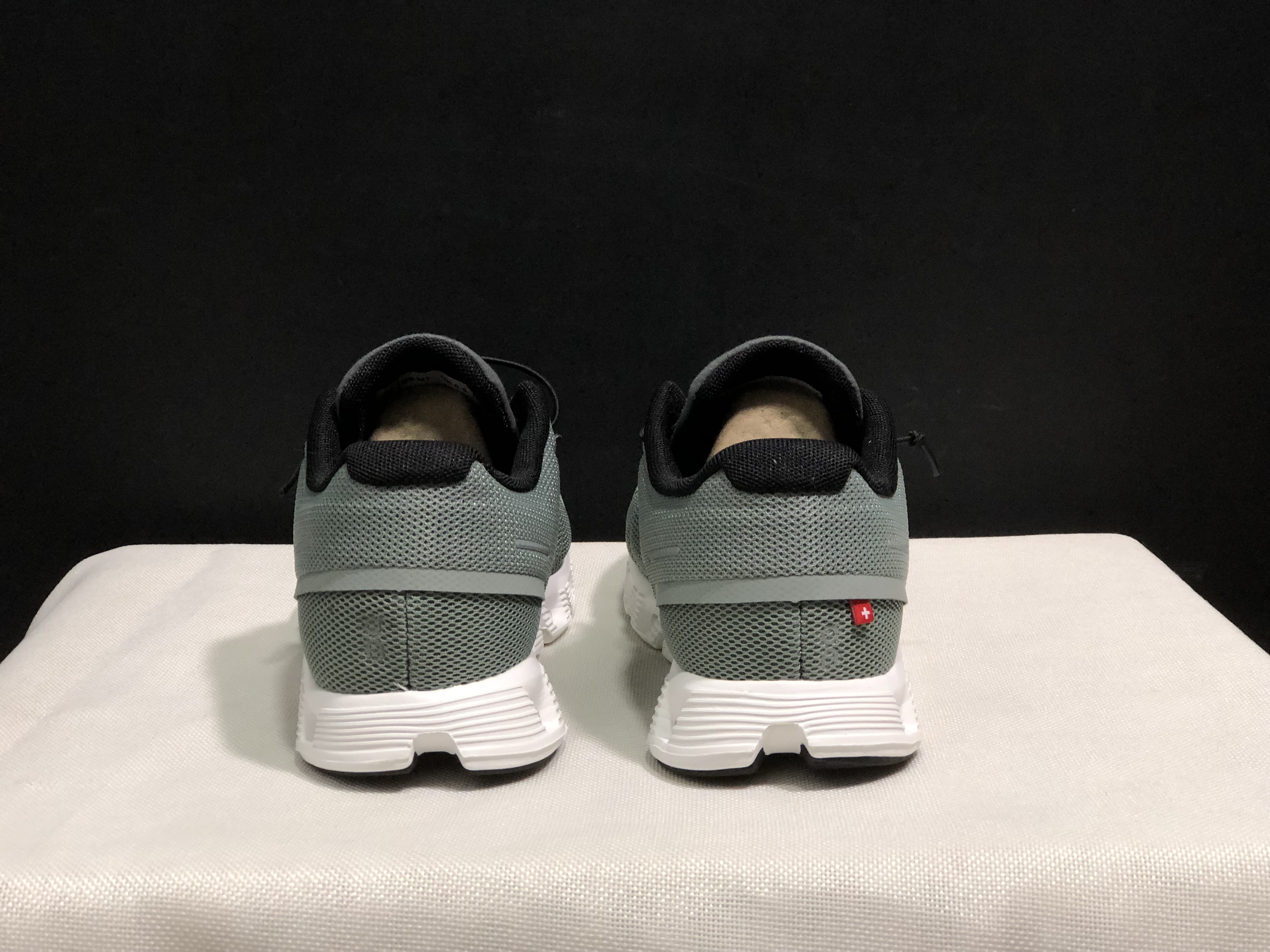 On Running Cloud 5 Lightweight Running Shoes Glacial Ash