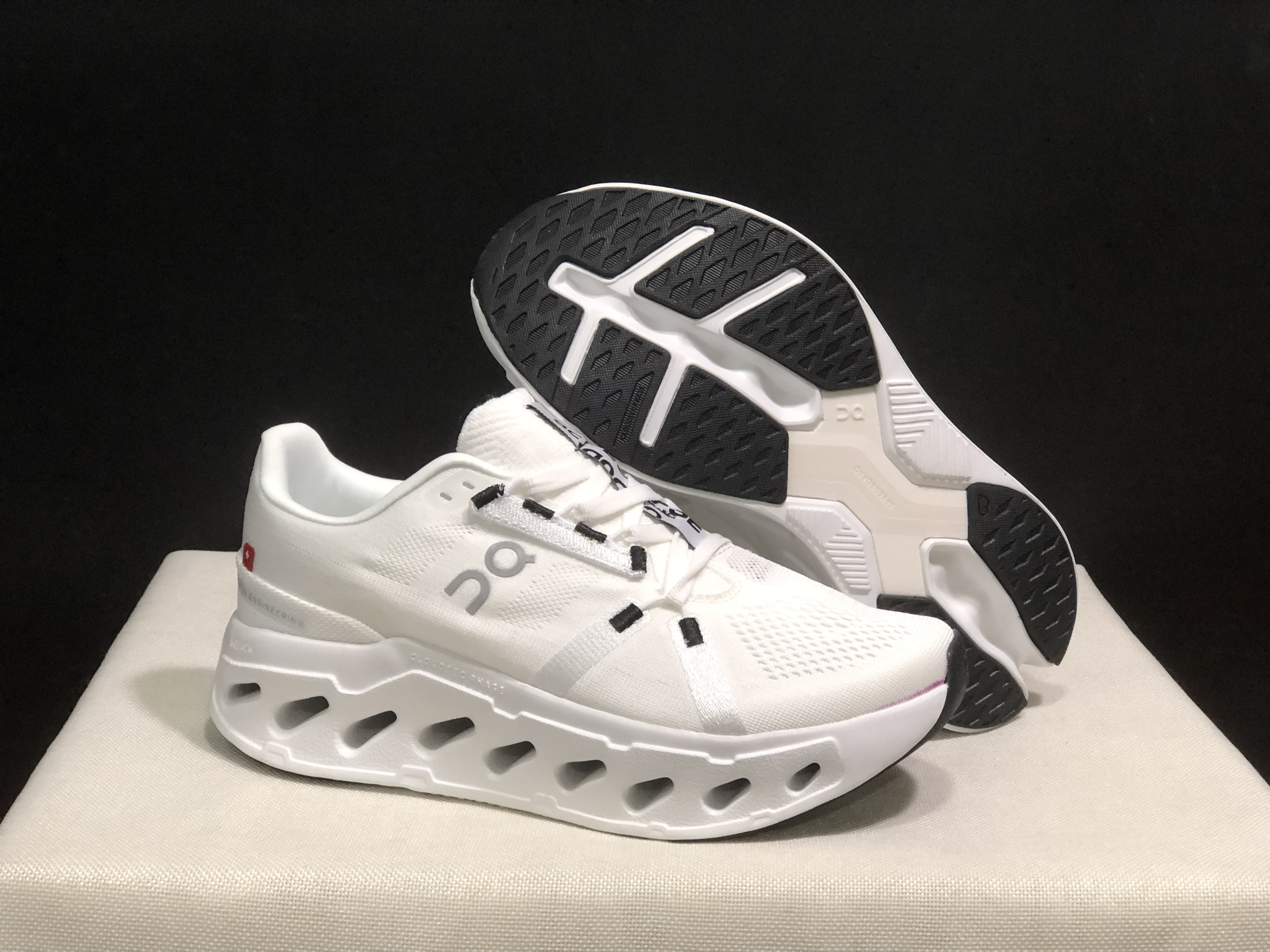 On Running Cloudeclipse Soft And Comfortable Running Shoes White