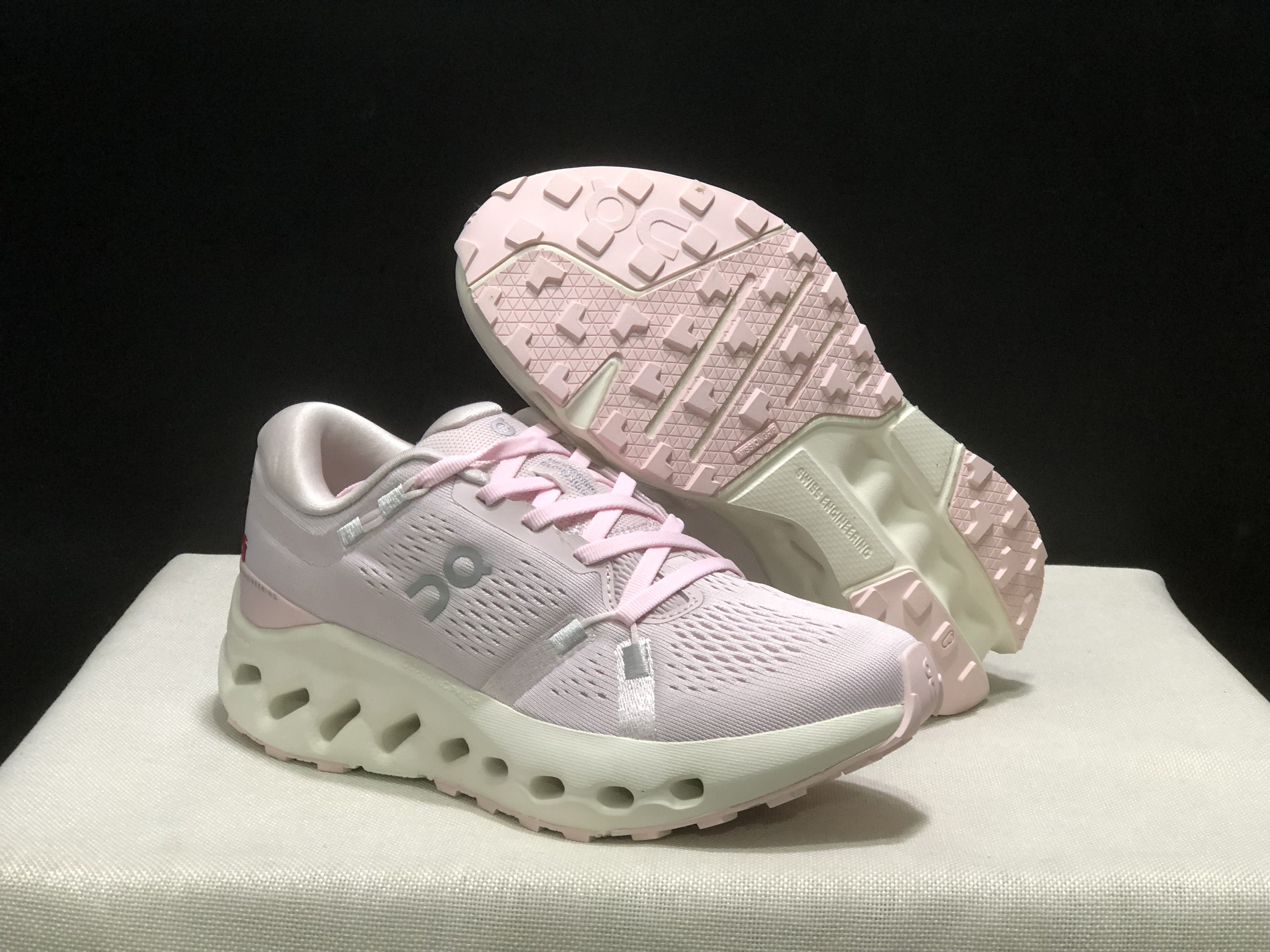 On Running Cloudsurfer 2 Casual Running Shoes Plum Powder/Iovry