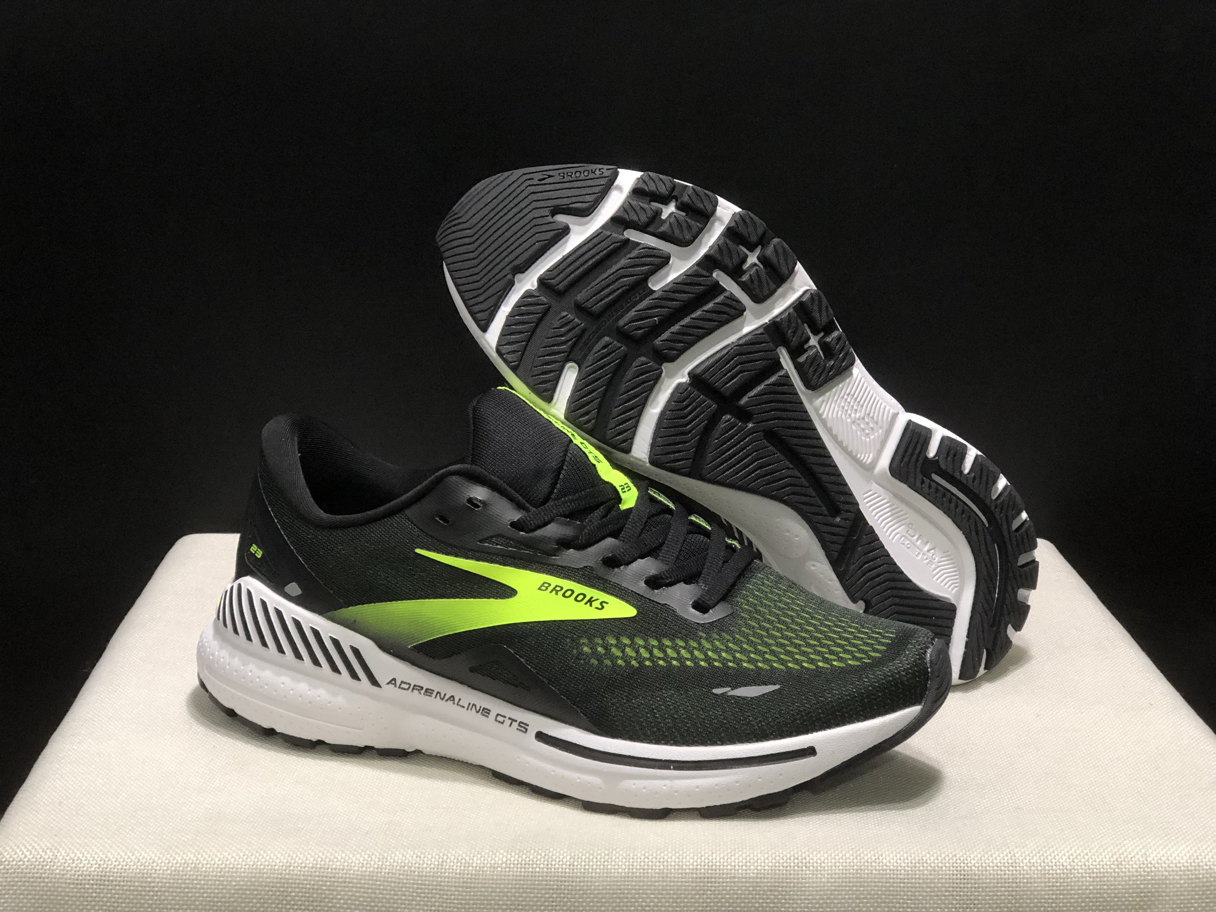 Brooks Adrenaline GTS 23 Shock-absorbing Wear-resistant Low-top Running Shoes Black/Green