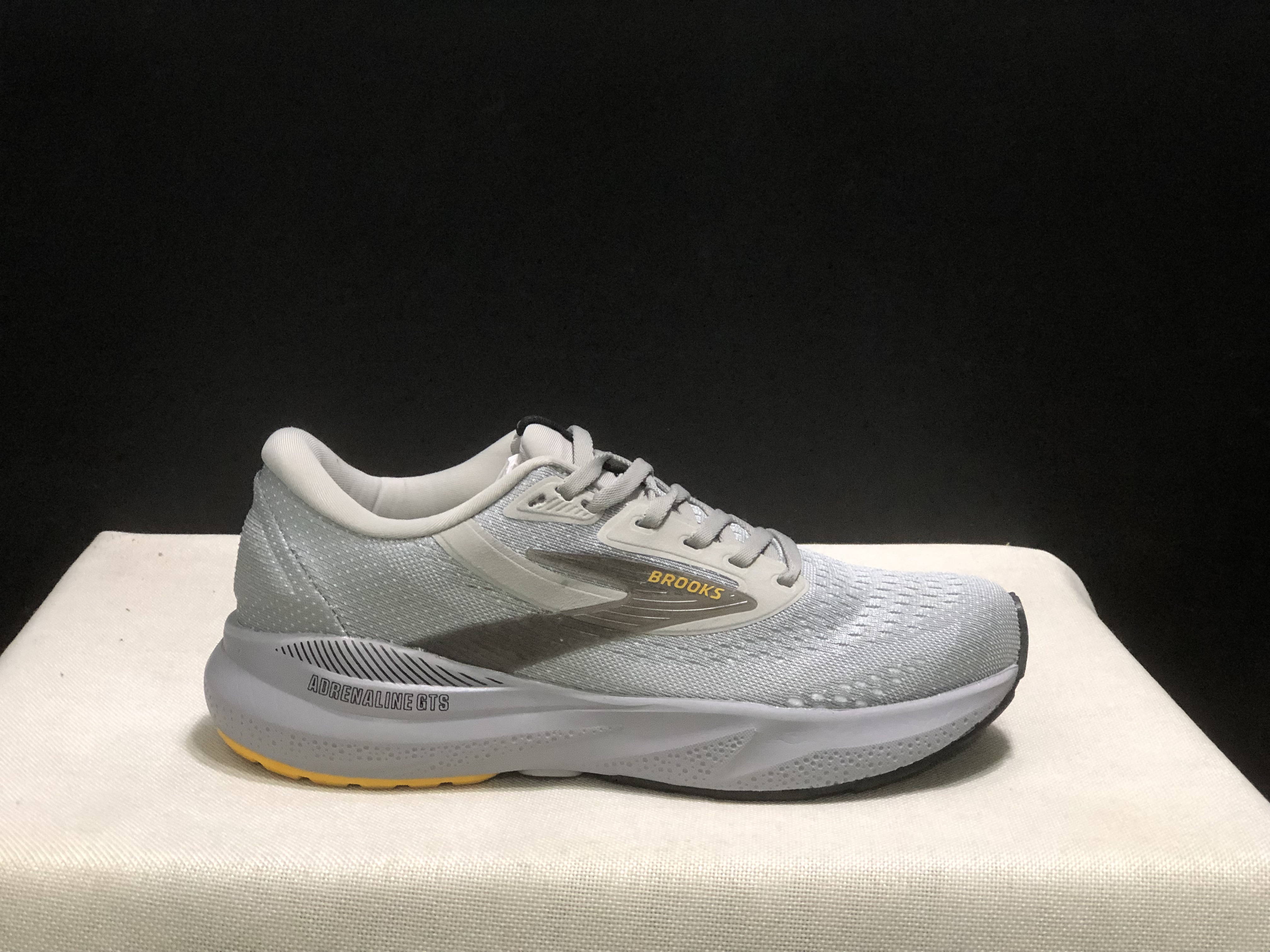 Brooks Adrenaline GTS 24 Casual Running Shoes Silver/White/Gold Fusion