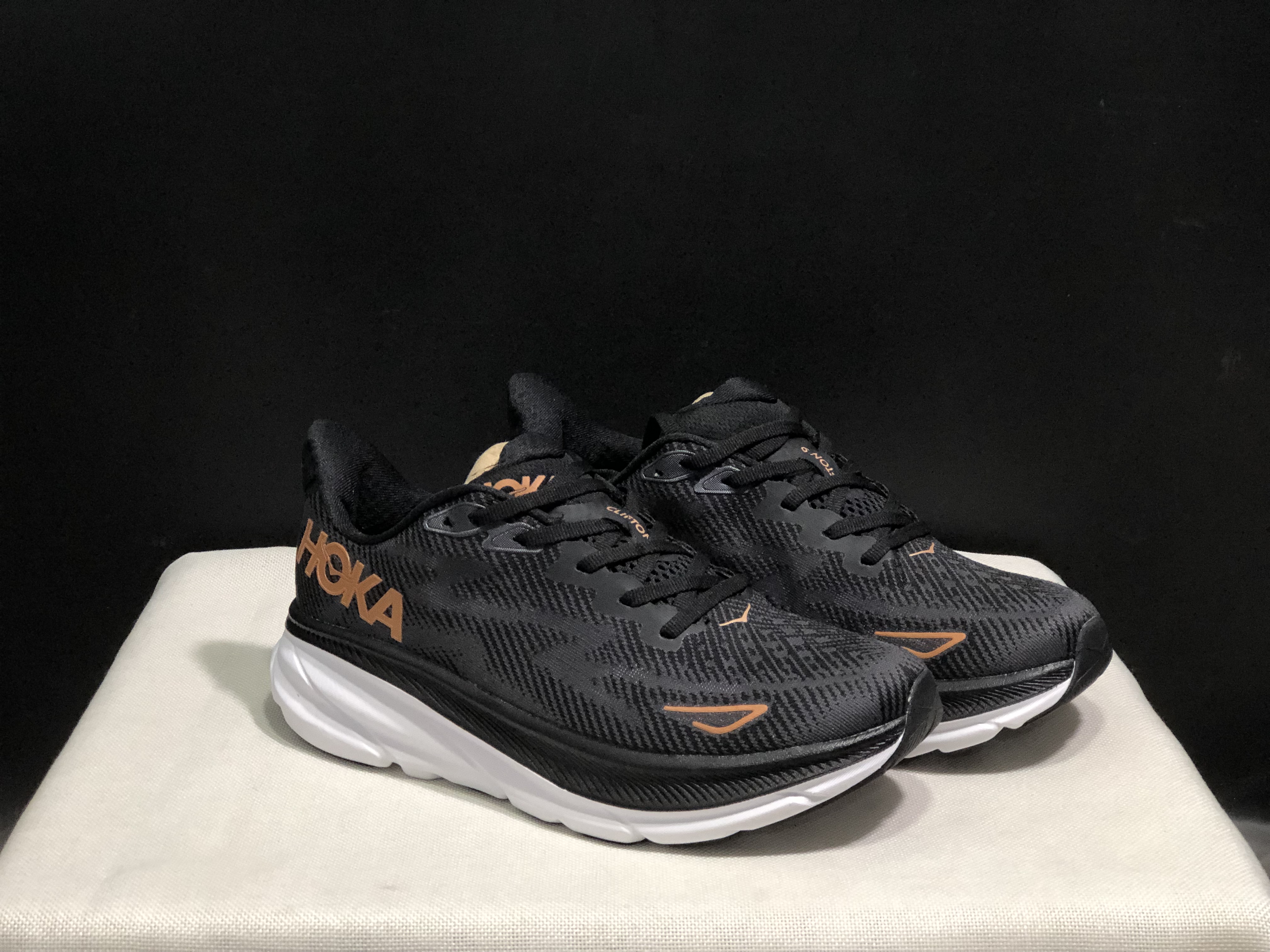 Hoka One One Clifton 9 Running Shoes Athletic Shoes Sneakers Black