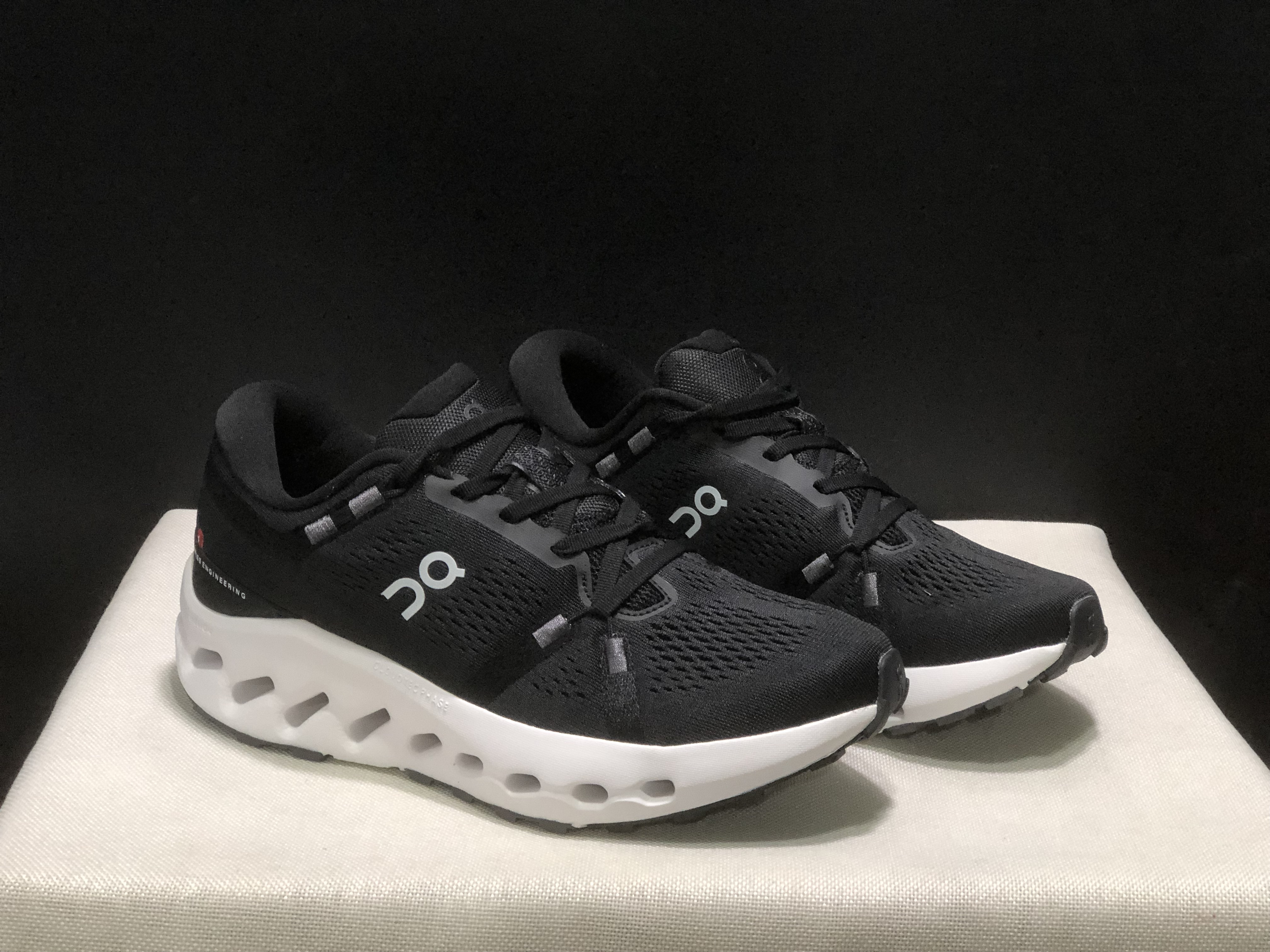 On Running Cloudsurfer 2 Casual Running Shoes Black/White