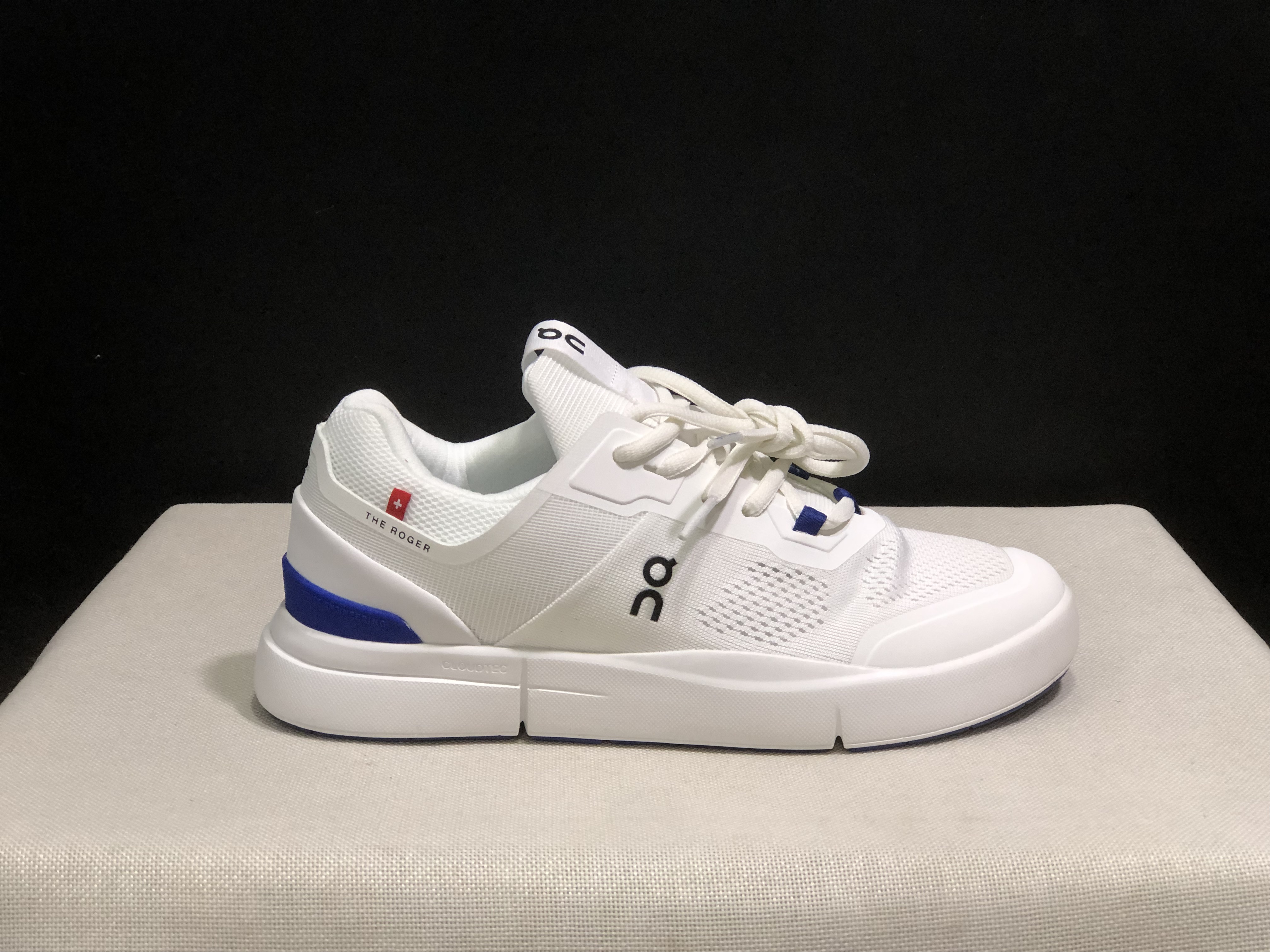 On Running The Roger Spin Breathable Mesh Sneakers White/Indigo