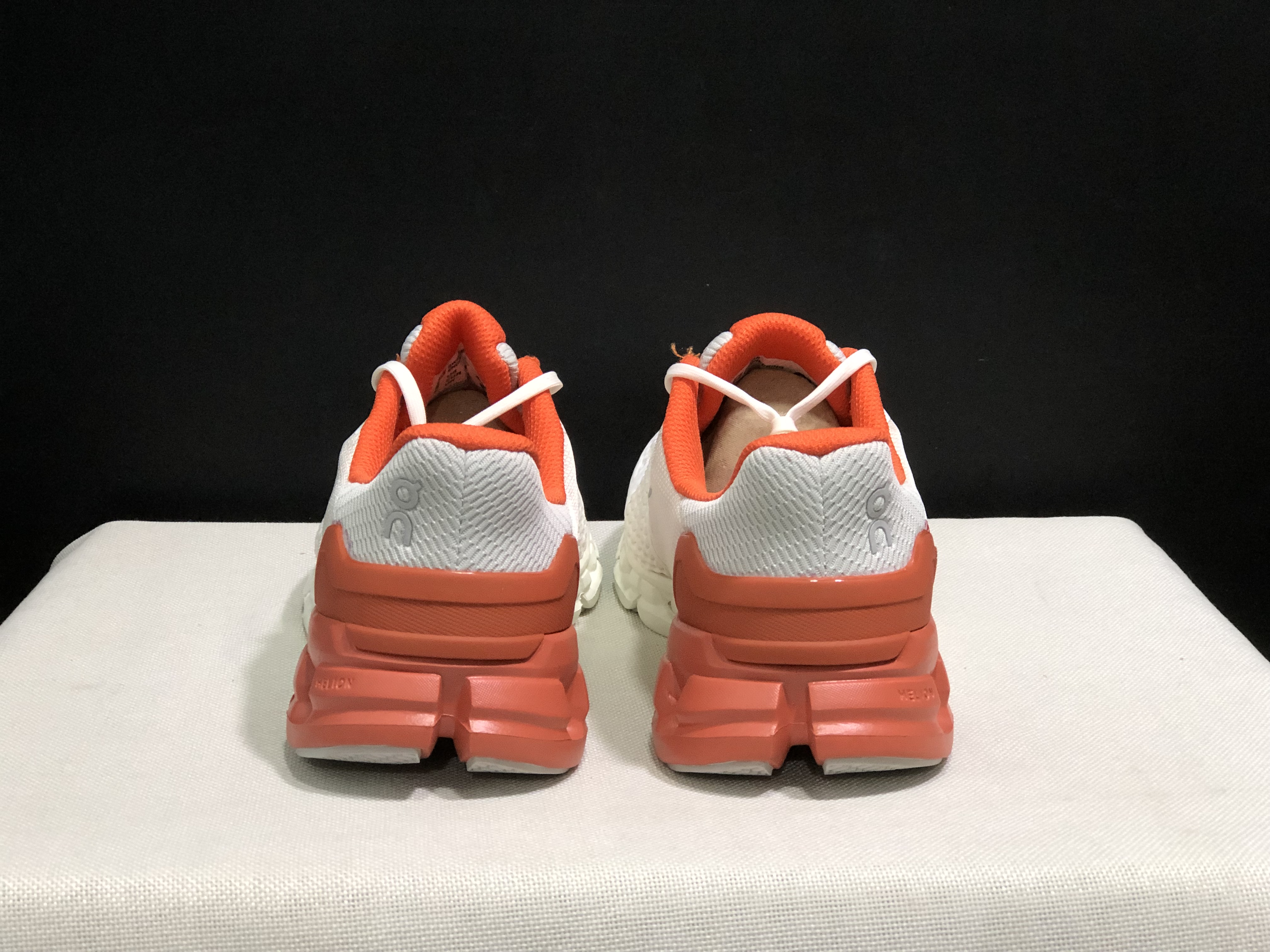 On Running Cloudflyer Shock-Absorbing Running Shoes Beige/Orange