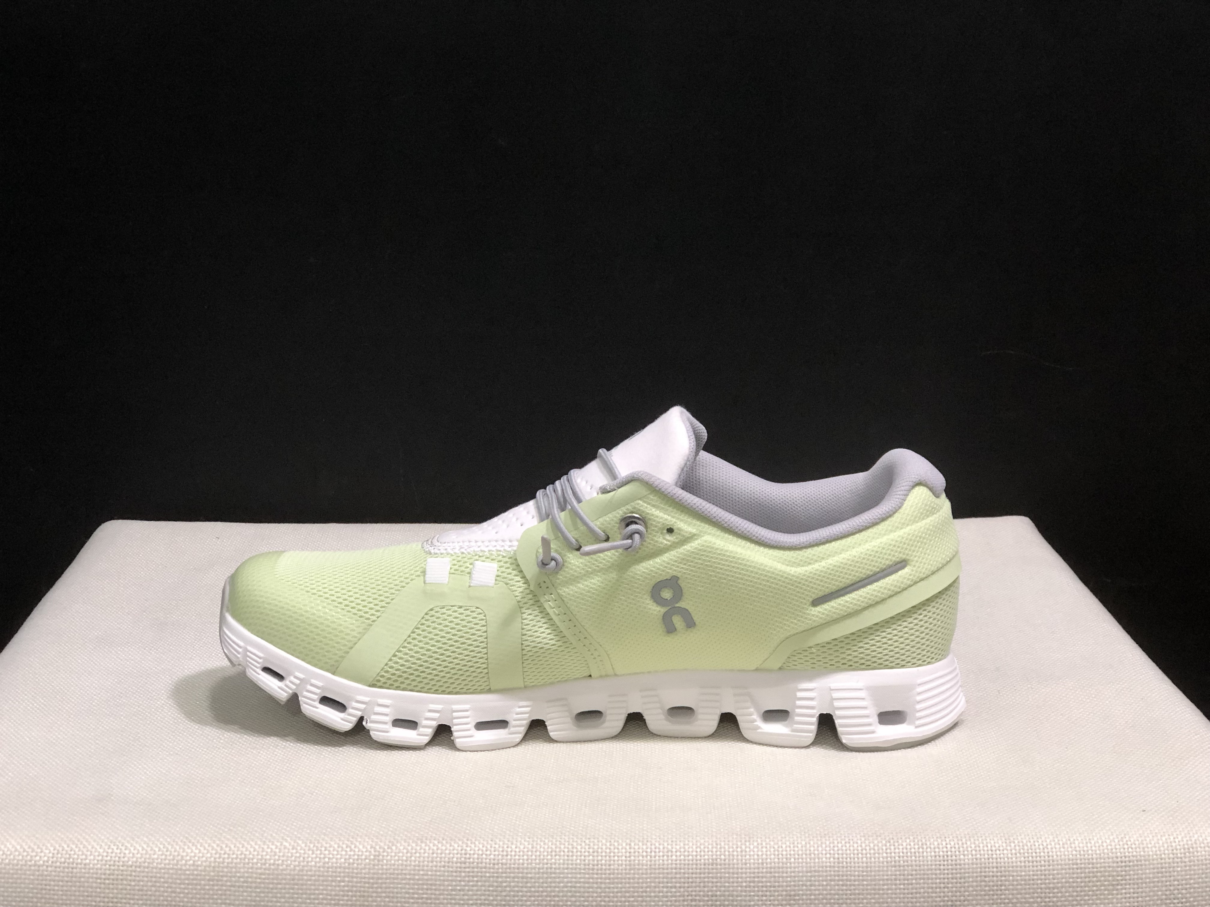 On Running Cloud 5 Lightweight Running Shoes Light Green