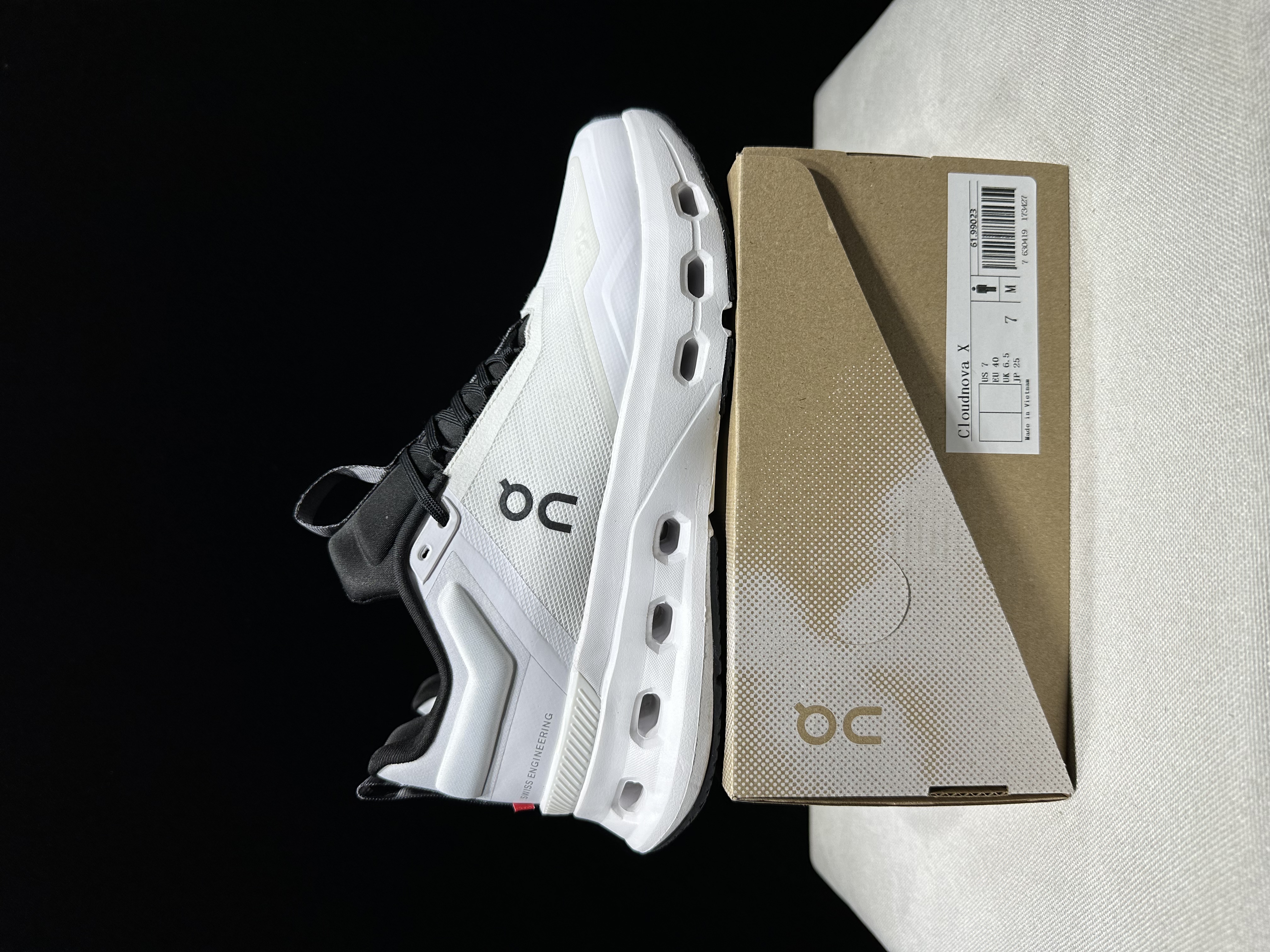 On Running Cloudnova X Comfortable Anti-Slip Running Shoes Black/Ivory White