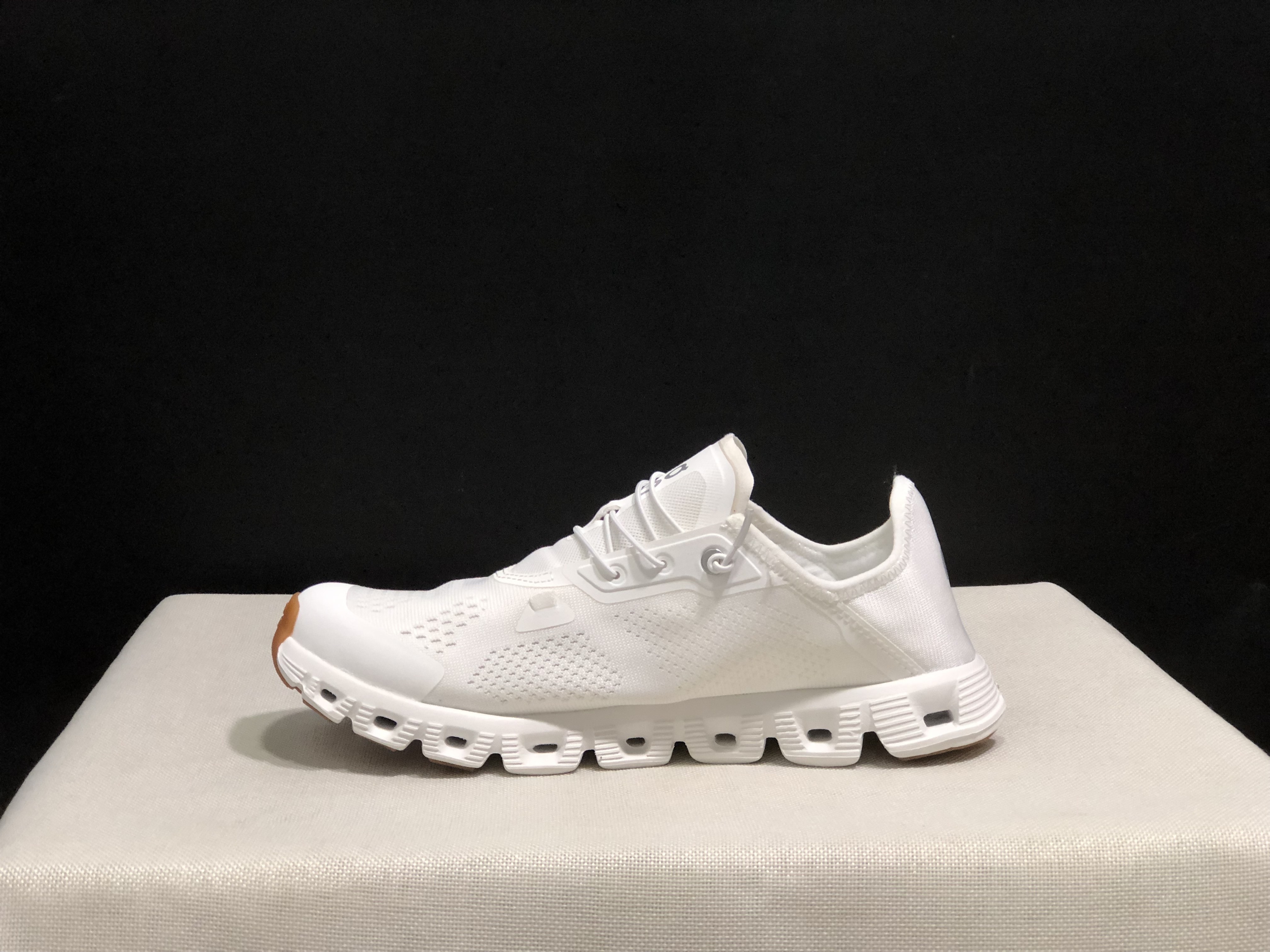 On Running Cloud 5 Coast Convenient And Breathable Running Shoes Pure White