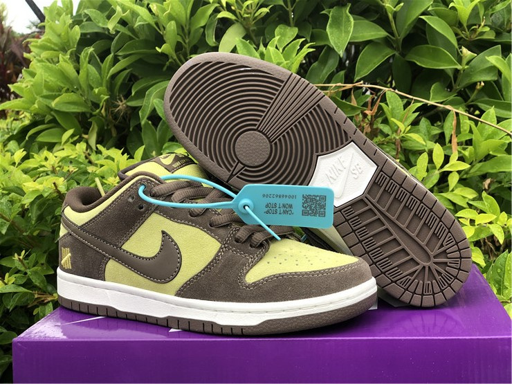 Nike SB Dunk Low Matcha Brown Sneakers