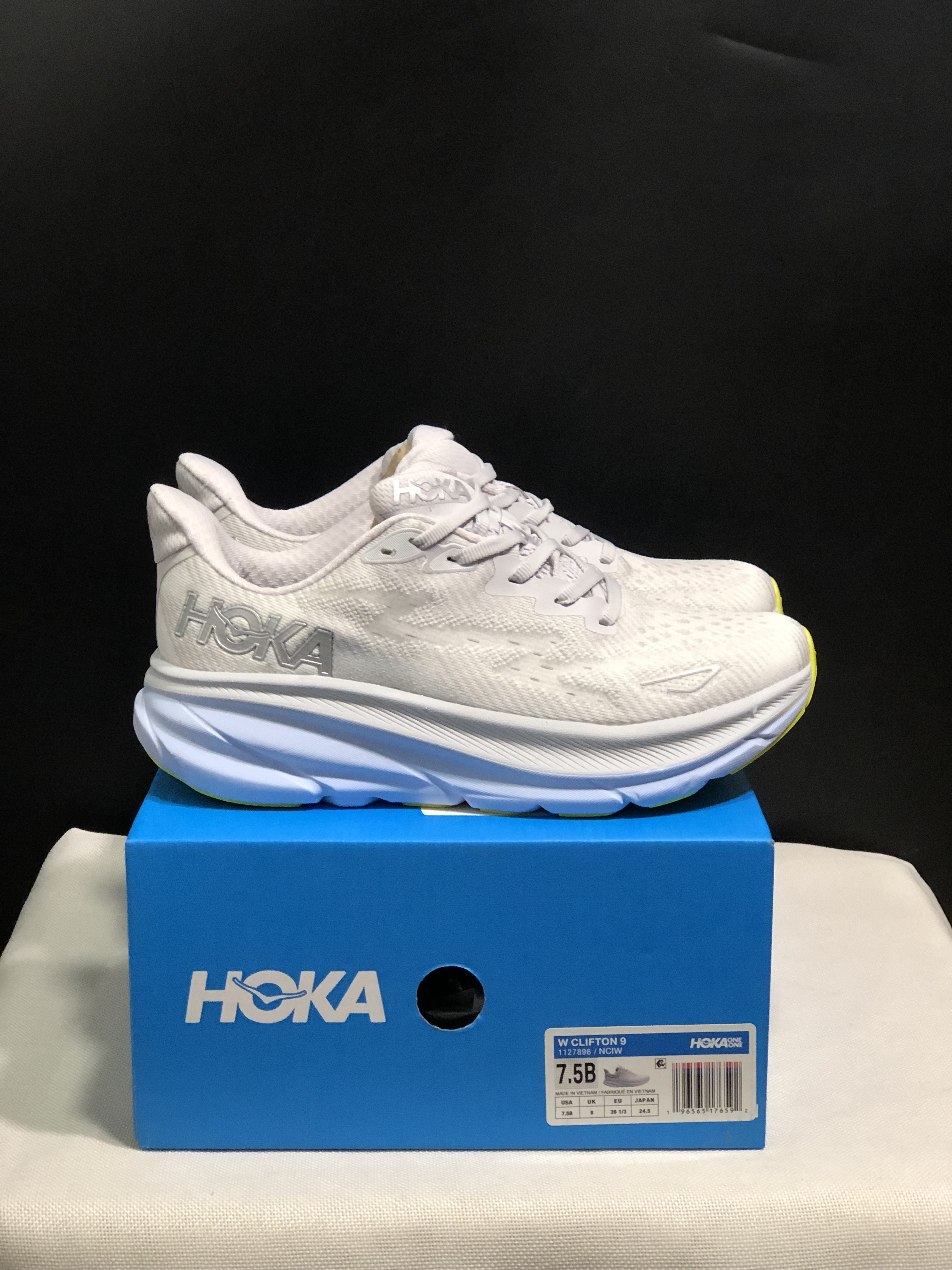 Hoka One One Clifton 9 Running Shoes Athletic Shoes Sneakers White