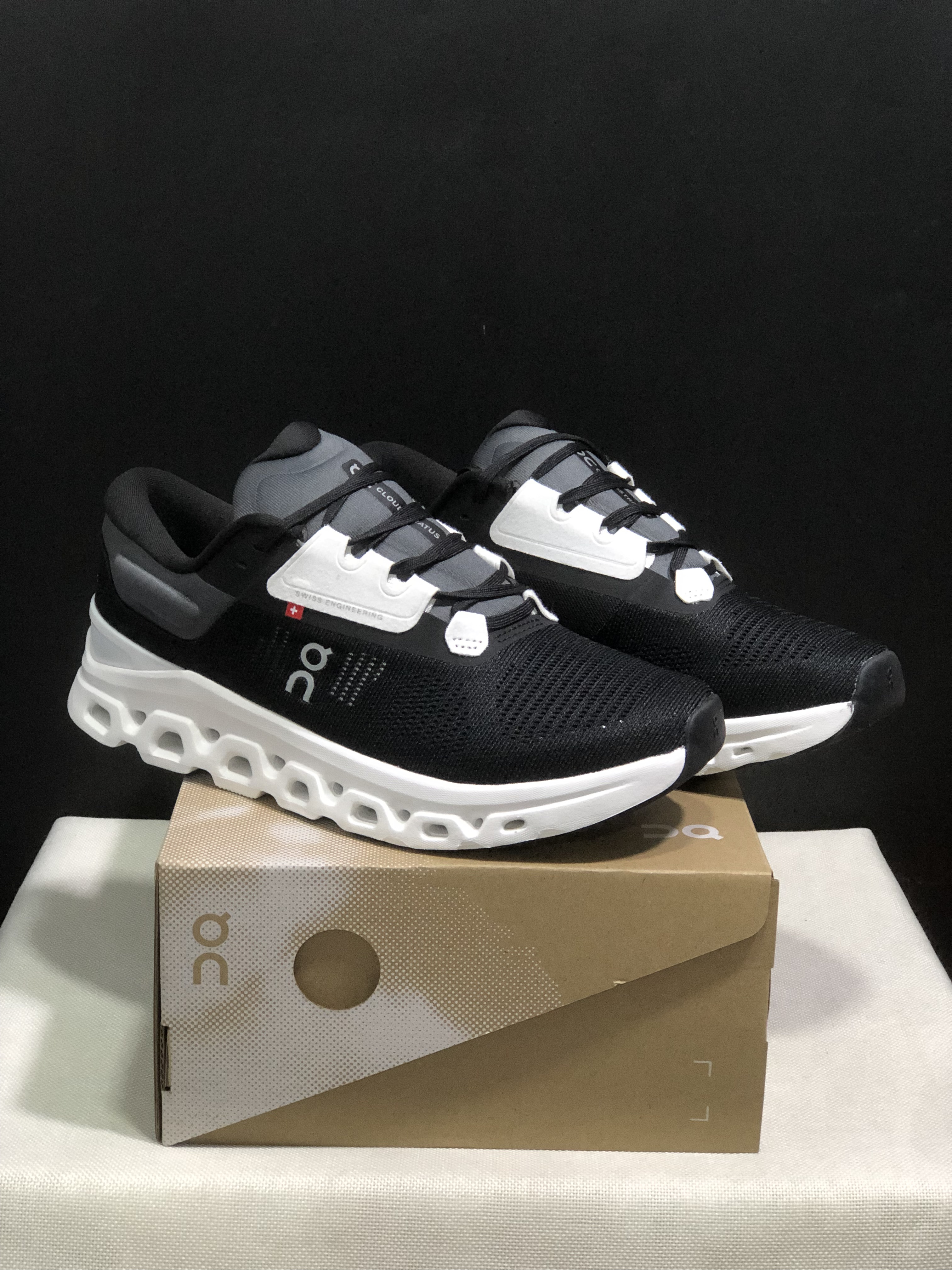 On Running Cloudstratus 3 Anti-Slip Running Shoes Black/White