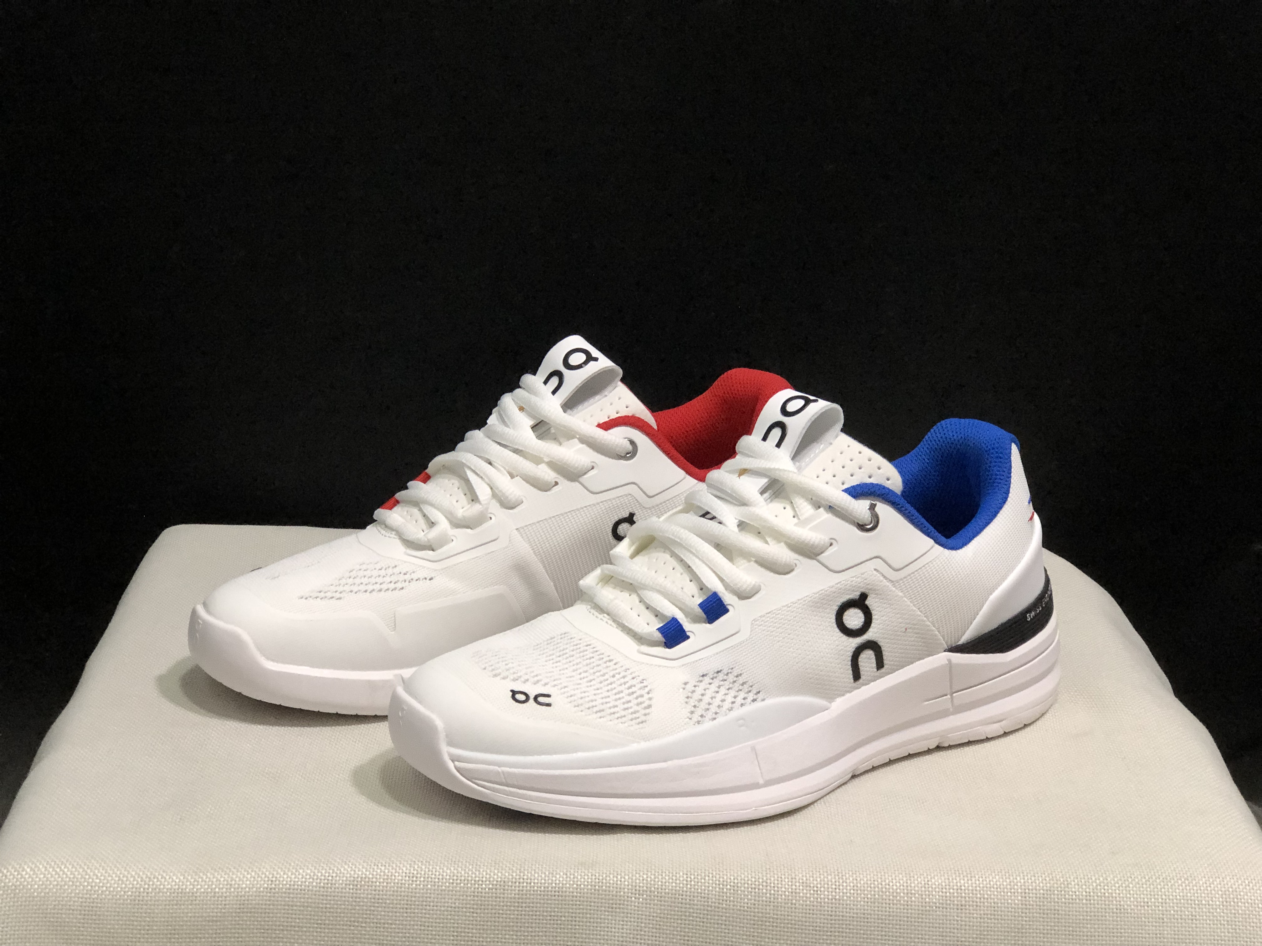 On Running The Roger Rro Durable And Breathable Tennis Shoes White/Red/Blue