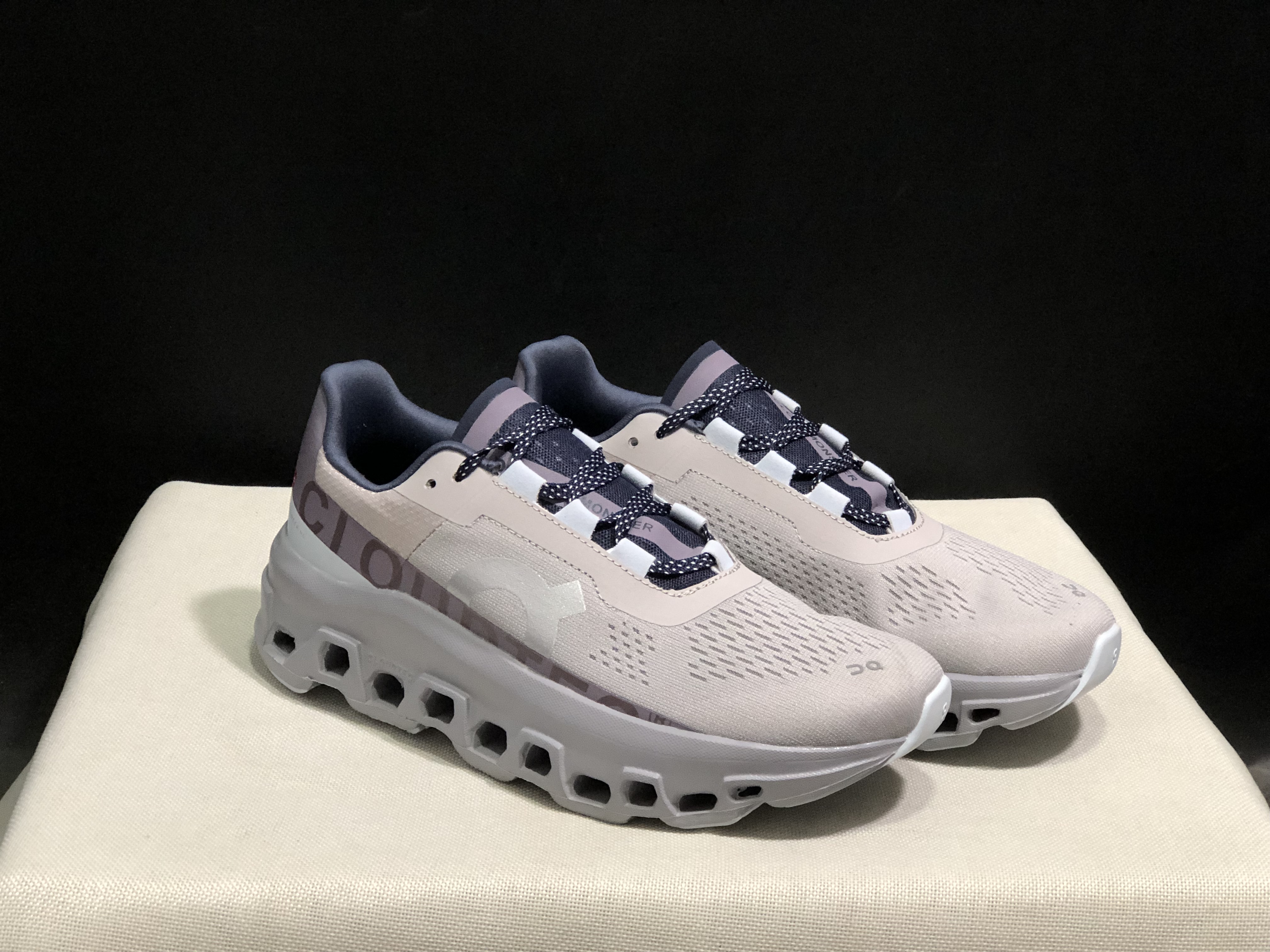 On Running Cloudmonster Grey Anti-Slip Running Shoes