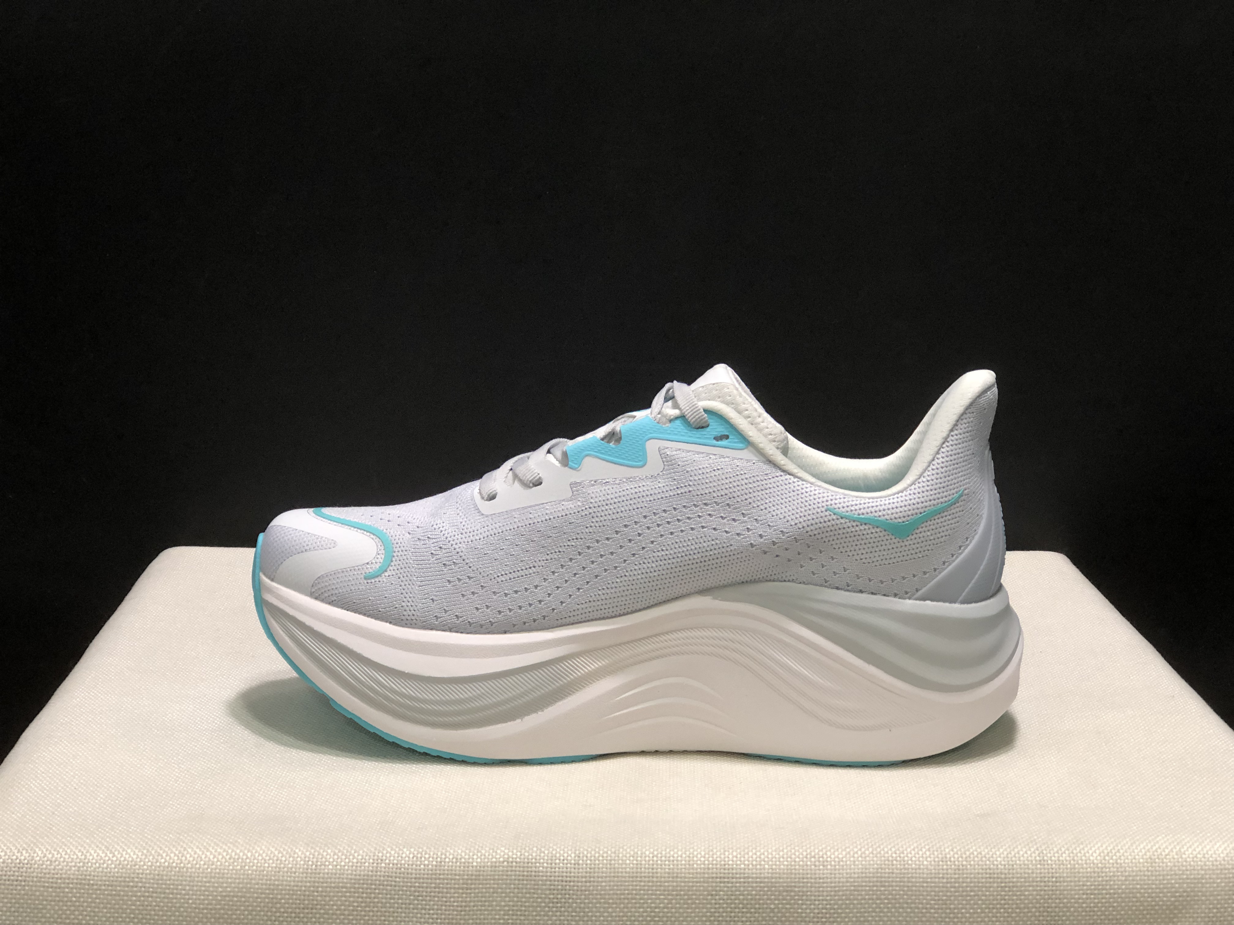 Hoka One One Skyward X Anti-slip Wear-resistant Running Shoes Sneakers Silver