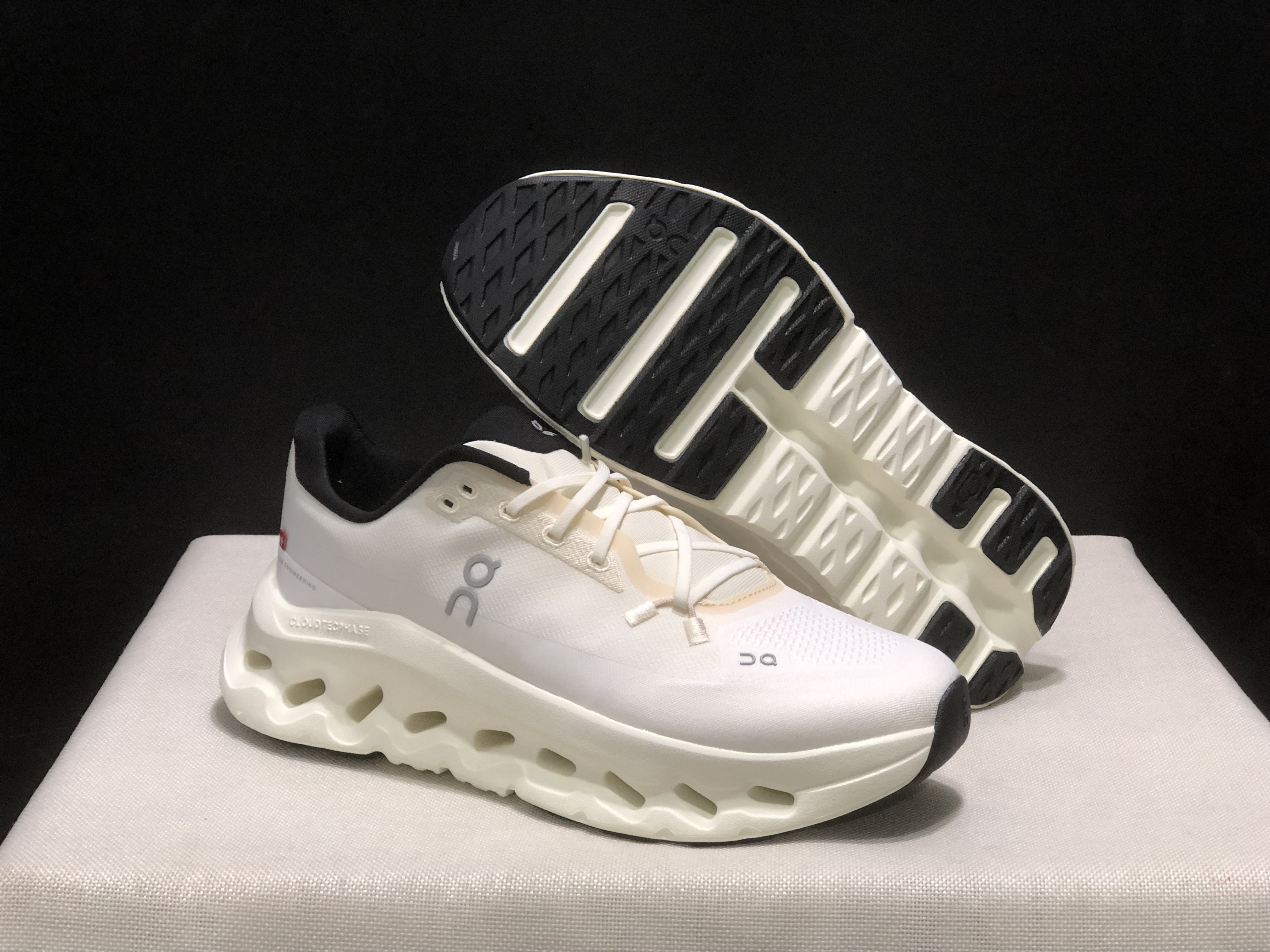 On Running Cloudtilt Shock Absorption Casual Running Shoes Beige/Black