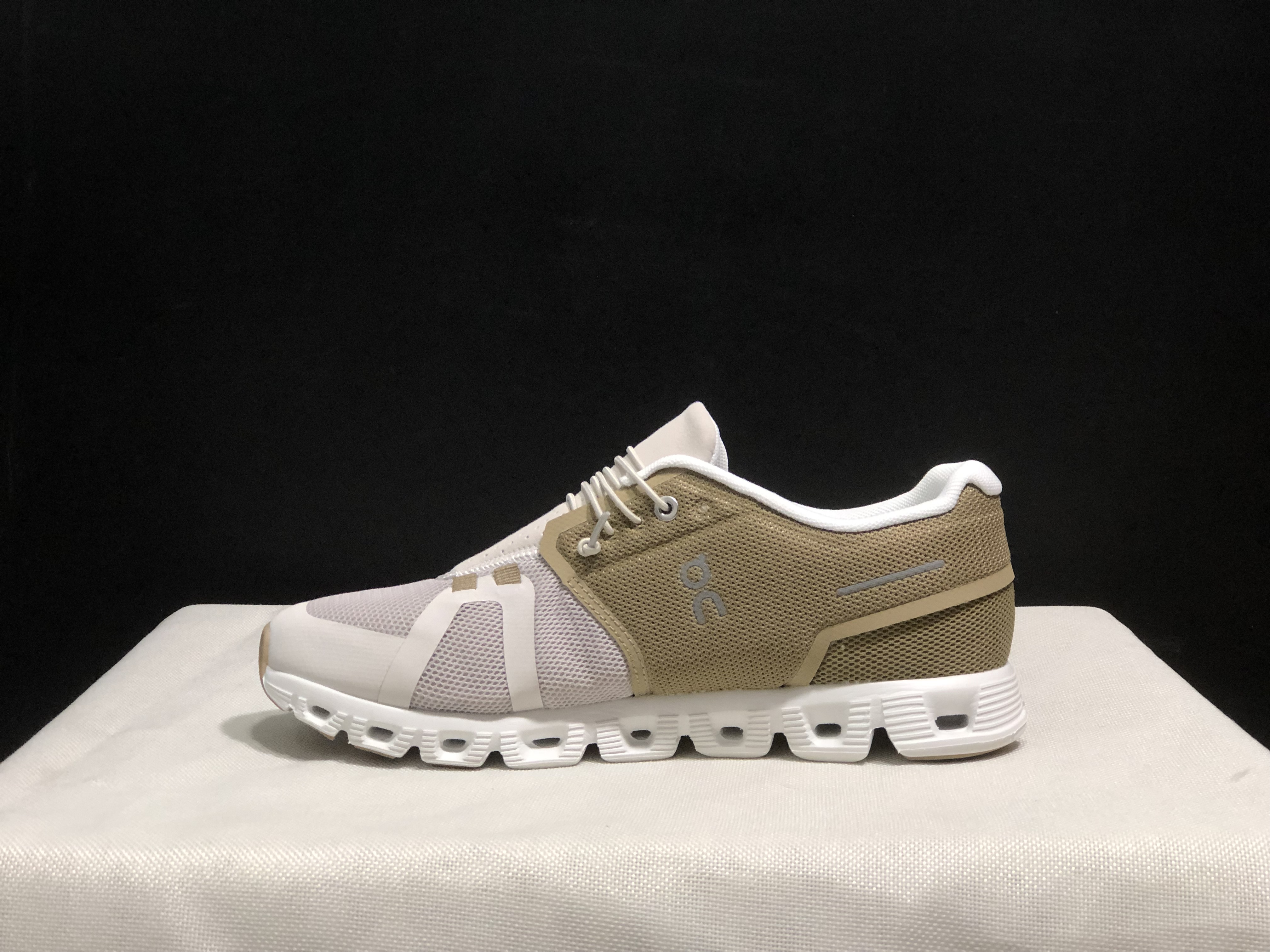 On Running Cloud 5 Lightweight Running Shoes Yellow Tan