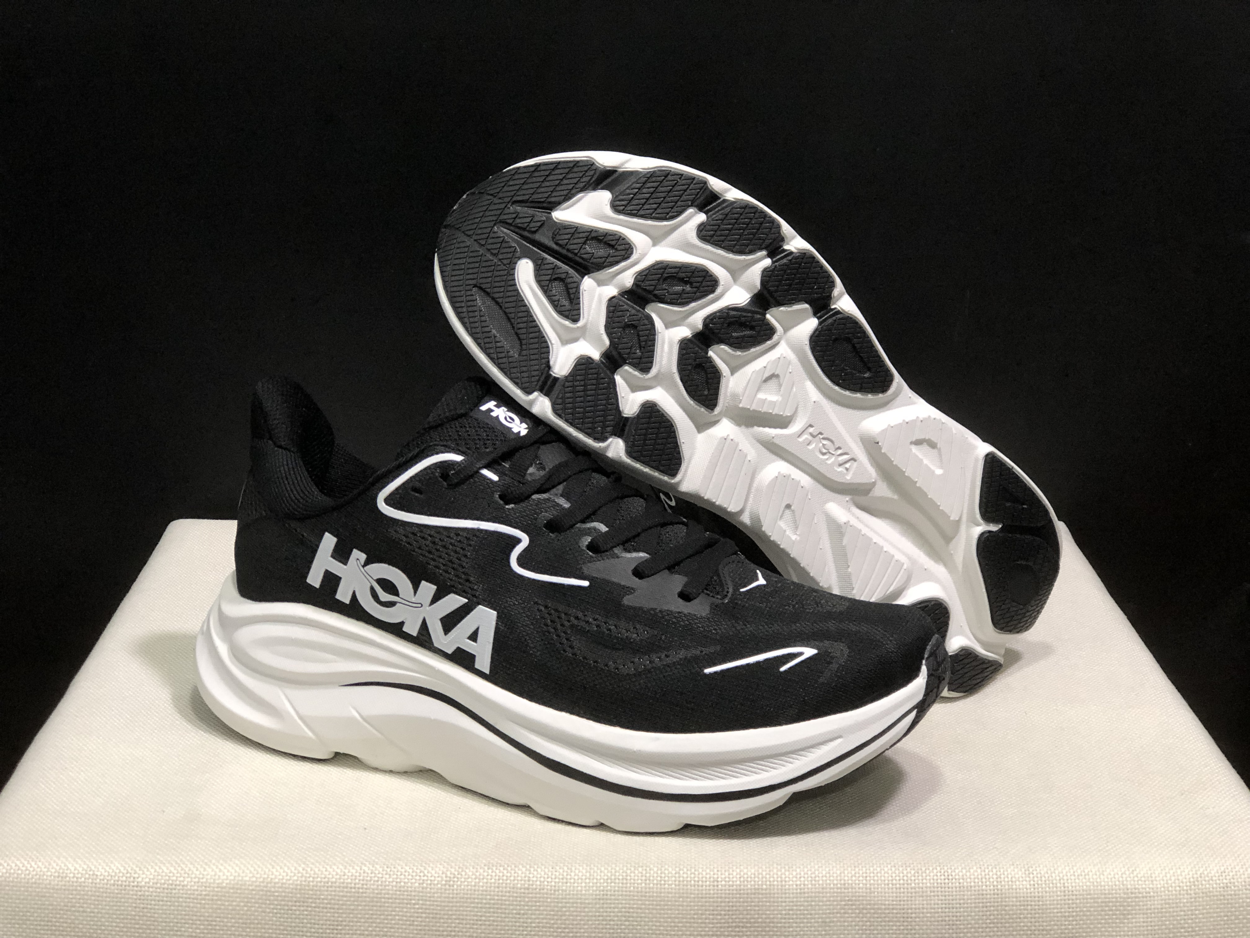 Hoka One One Clifton 10 Black/White Fashion Shoes Sneakers