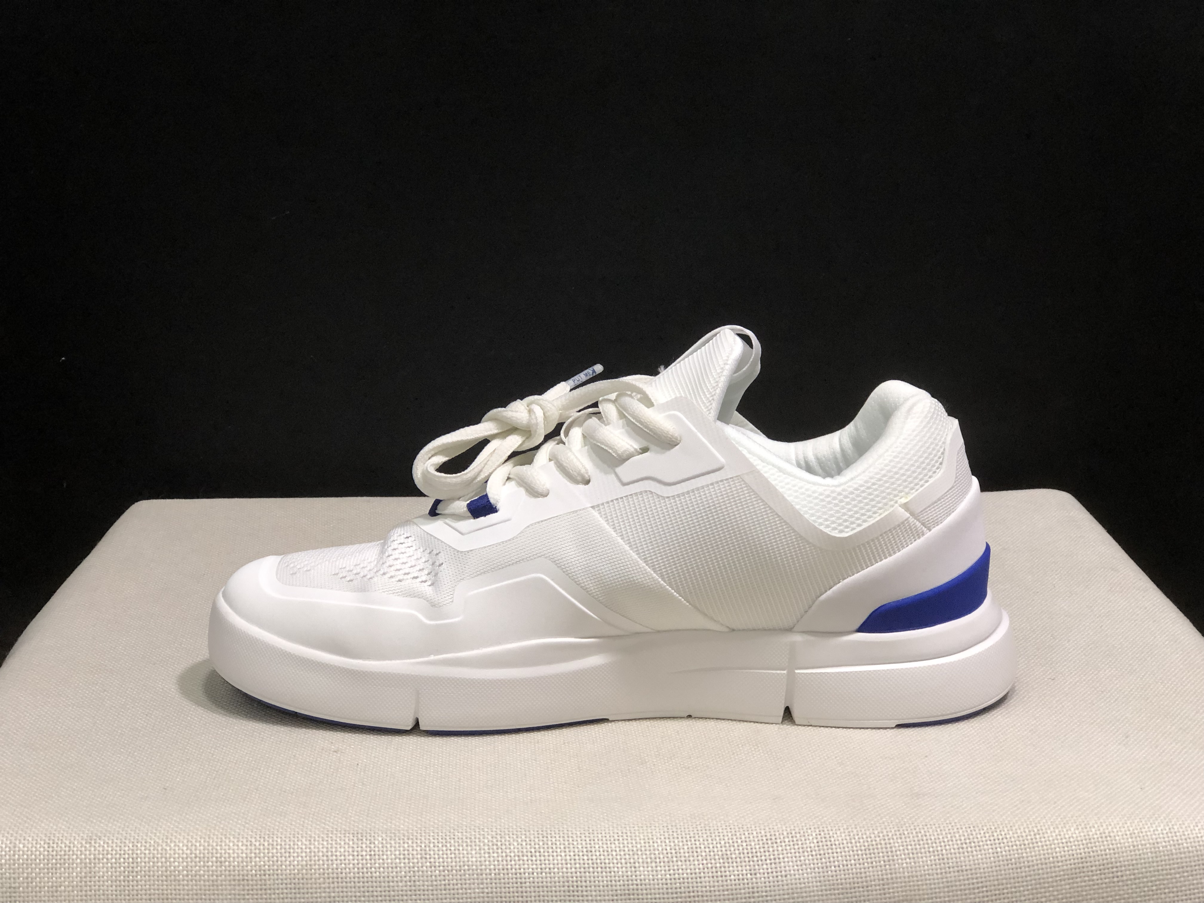 On Running The Roger Spin Breathable Mesh Sneakers White/Indigo