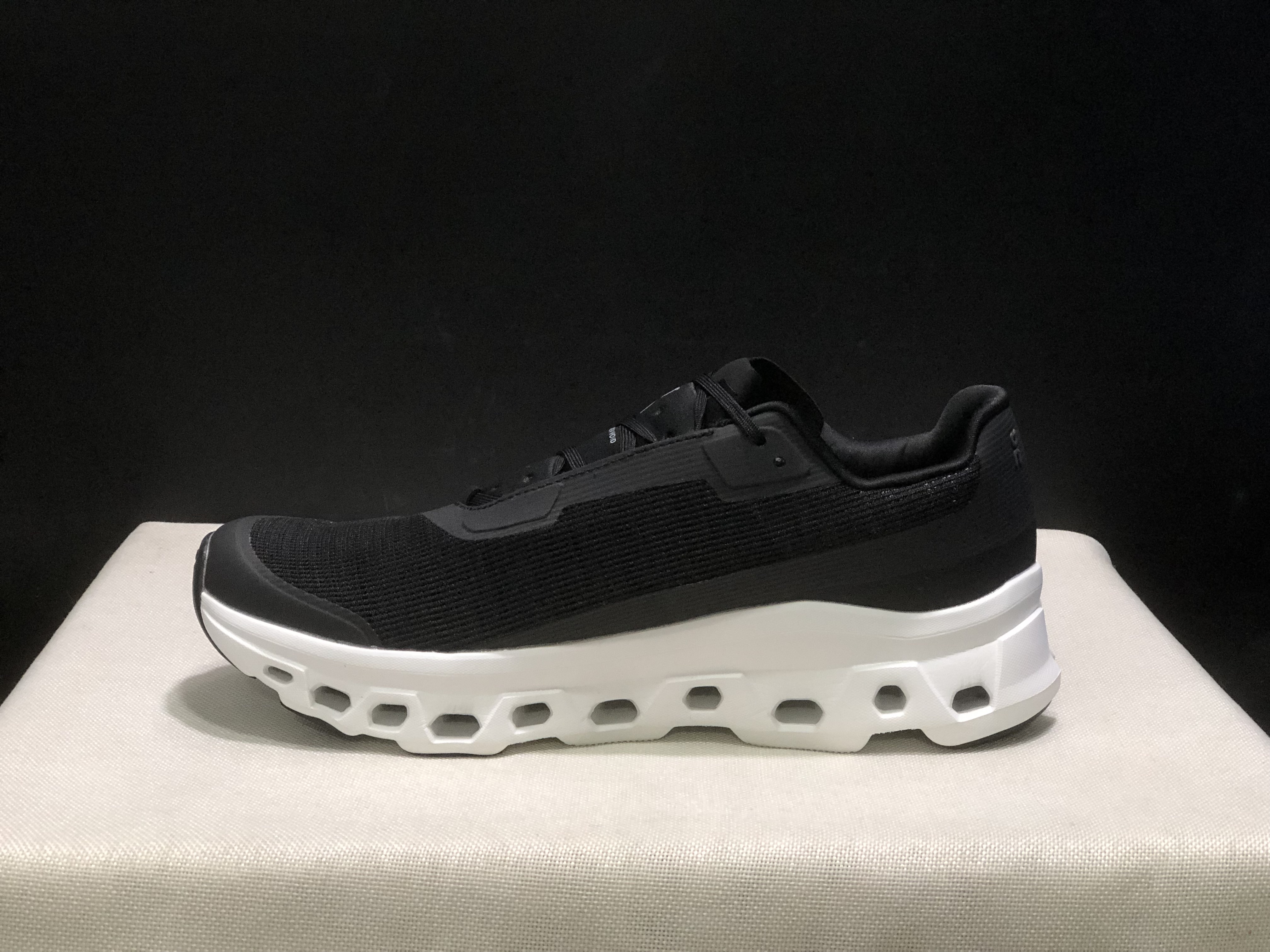On Running Cloudmonster Void 1 M Casual Running Shoes Black/White