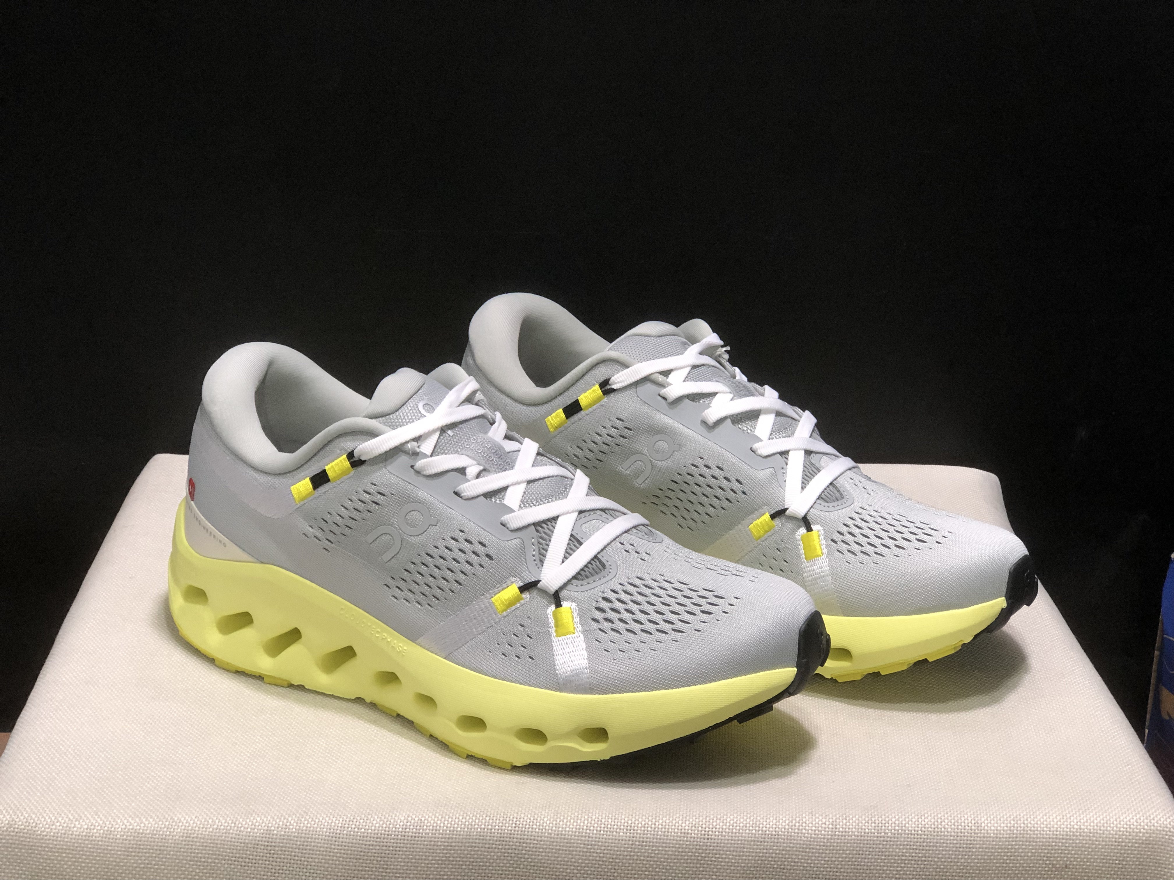On Running Cloudsurfer 2 Casual Running Shoes Glacier Grey/Yellow