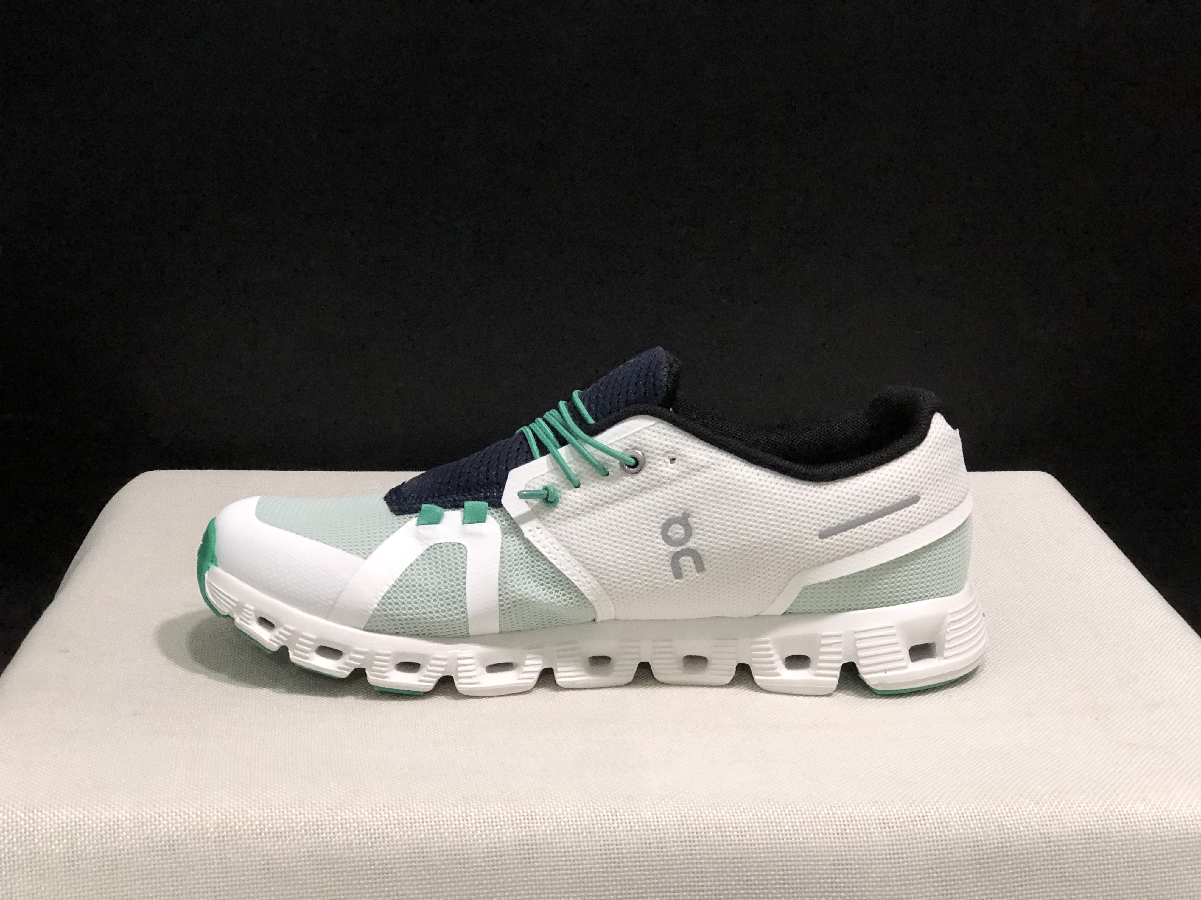 On Running Cloud 5 Lightweight Running Shoes Green/White
