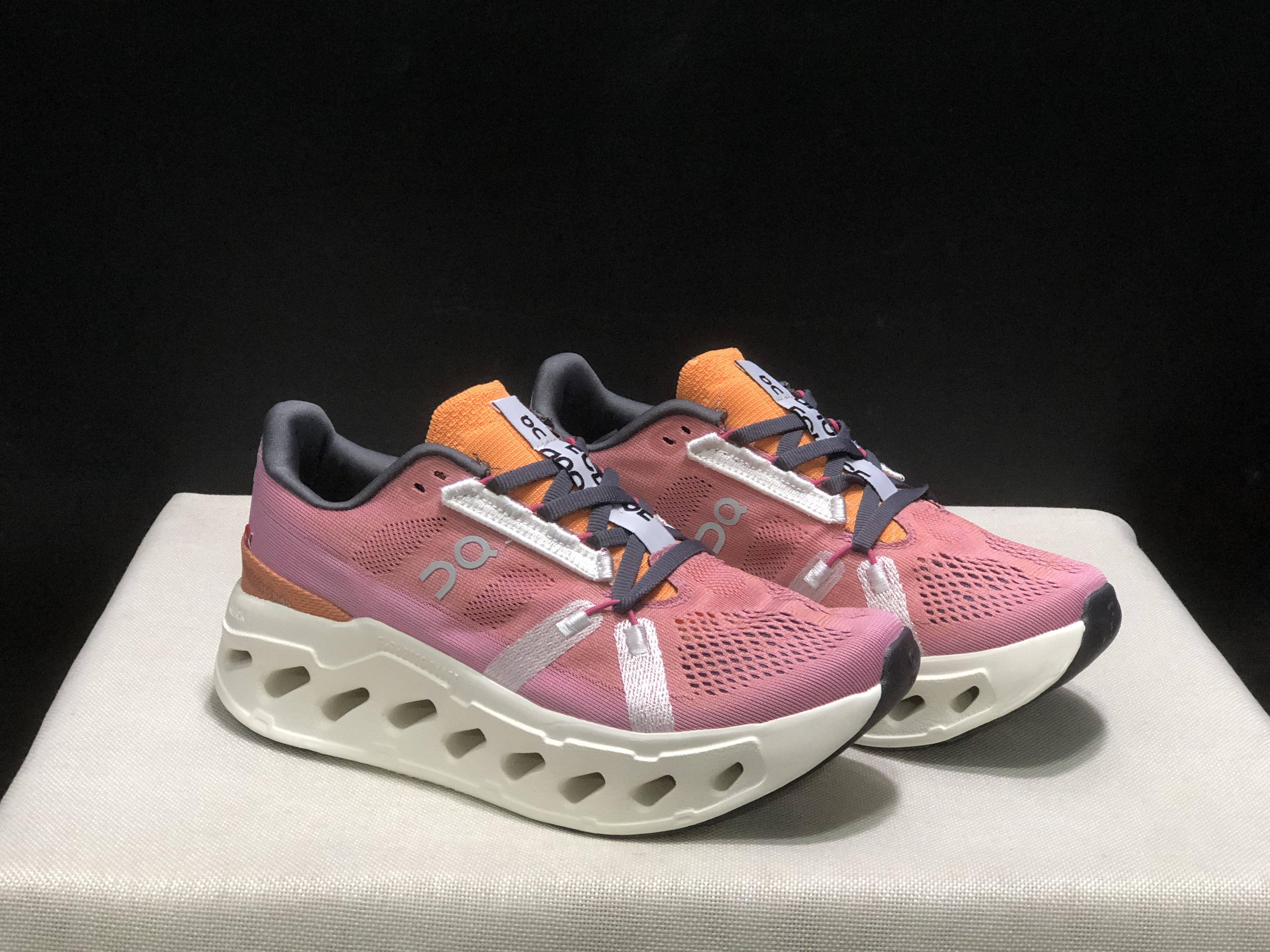 On Running Cloudeclipse Soft And Comfortable Running Shoes Pink/White
