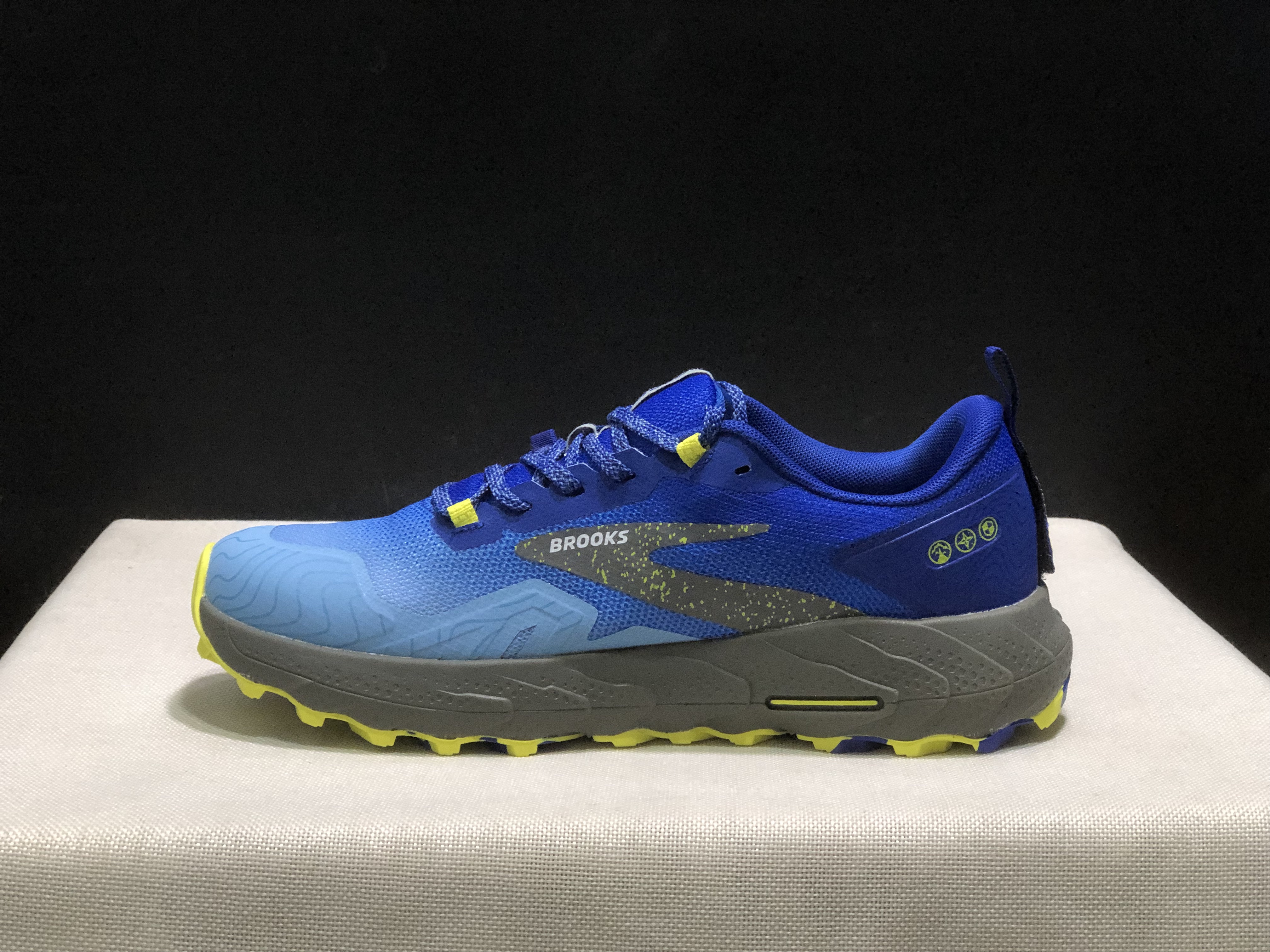 Brooks Cascadia 17 Trail Running Shoes Blue/Surf The Web/Sulphur
