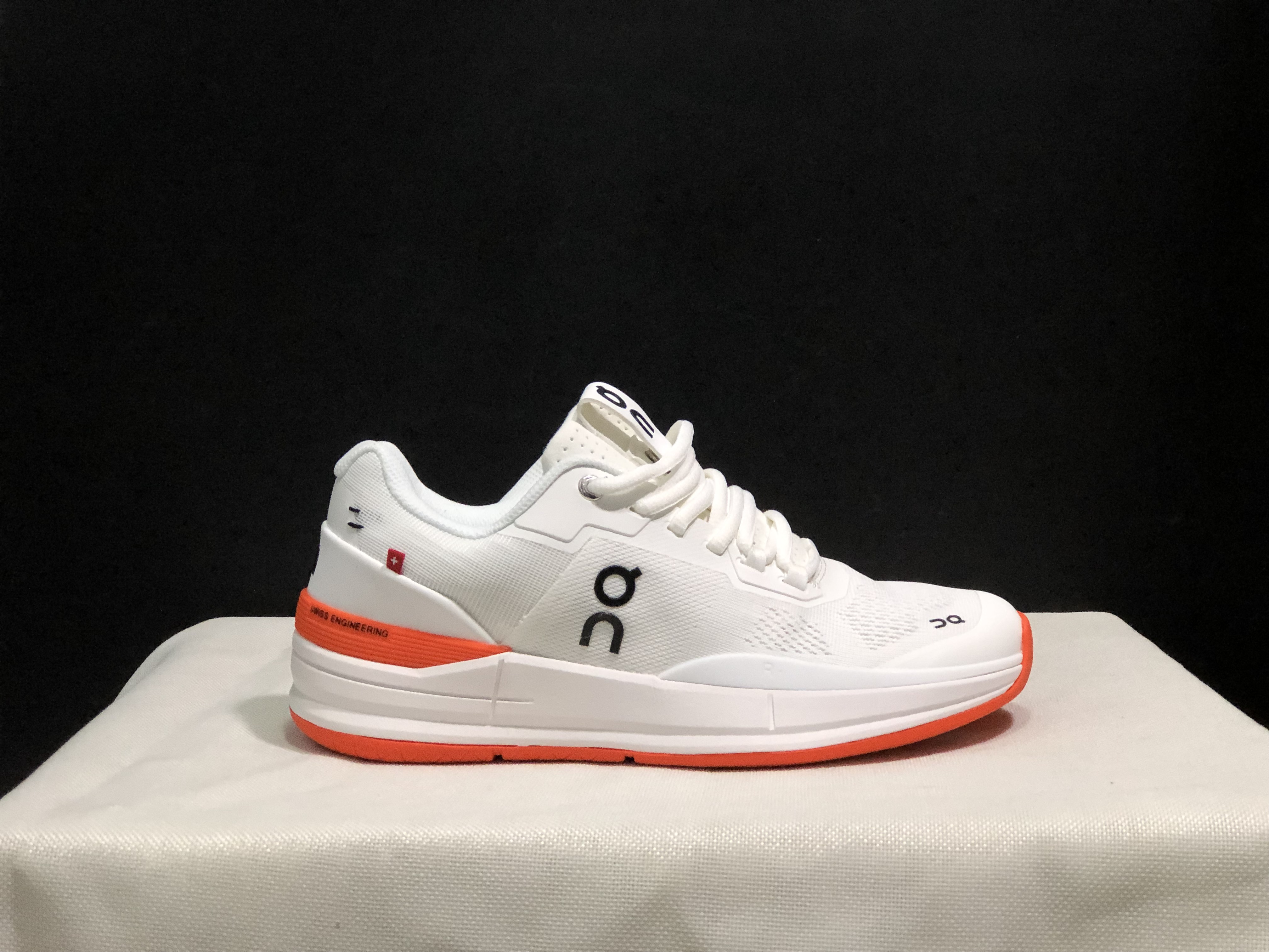 On Running The Roger Rro Durable And Breathable Tennis Shoes White/Flame