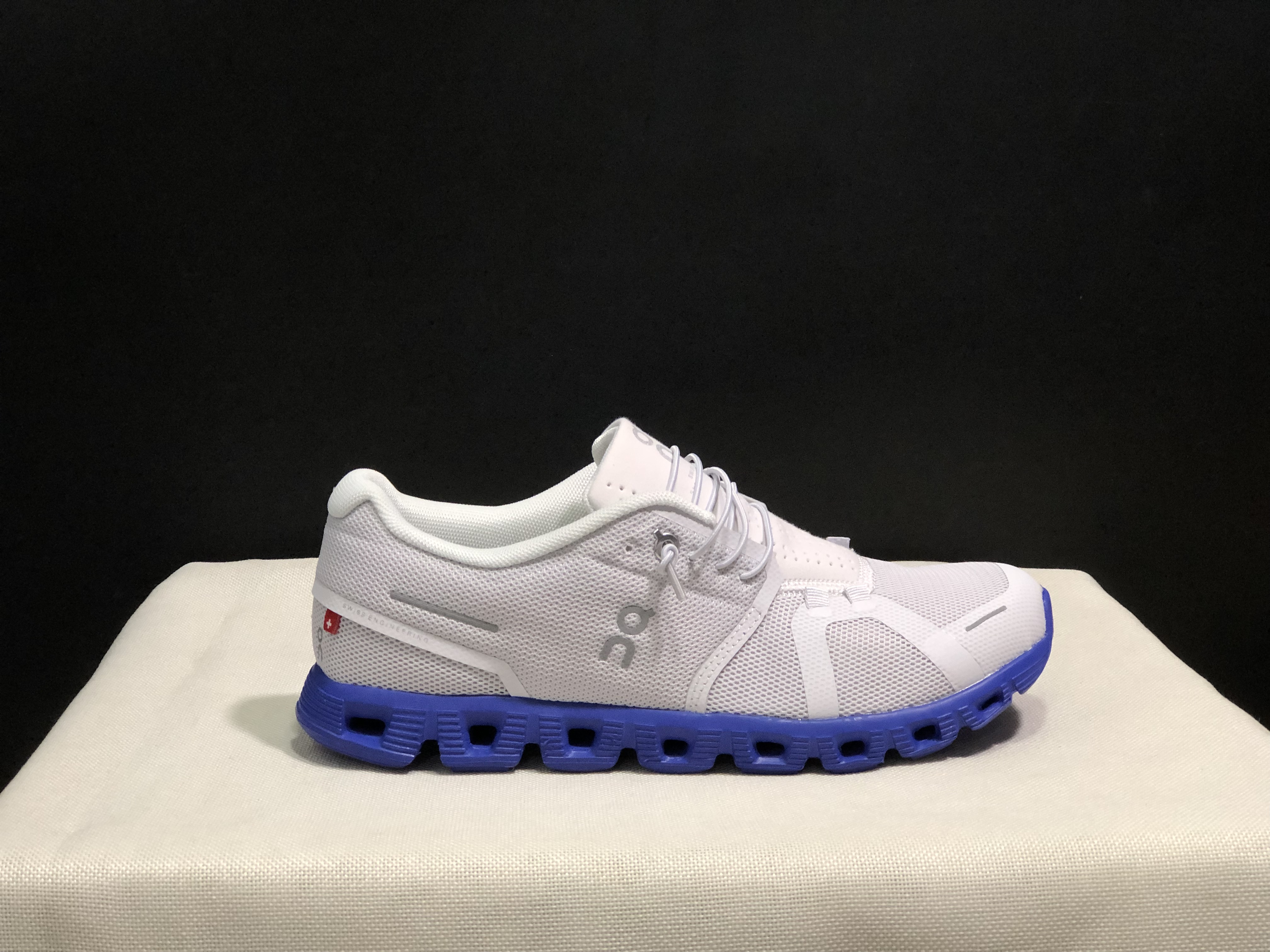 On Running Cloud 5 Lightweight Running Shoes Misty White/Indigo Blue