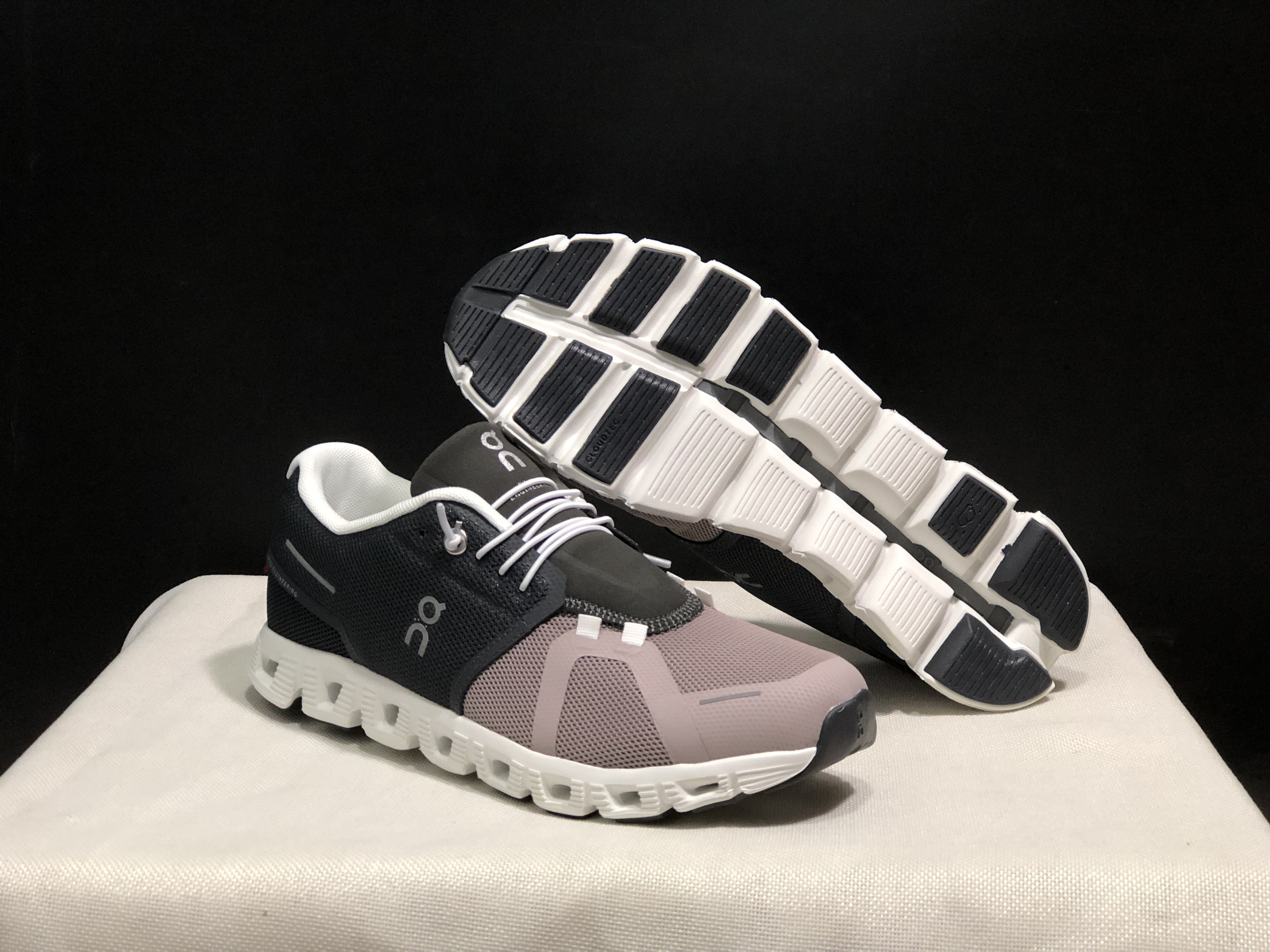 On Running Cloud 5 Lightweight Running Shoes Black/Brown