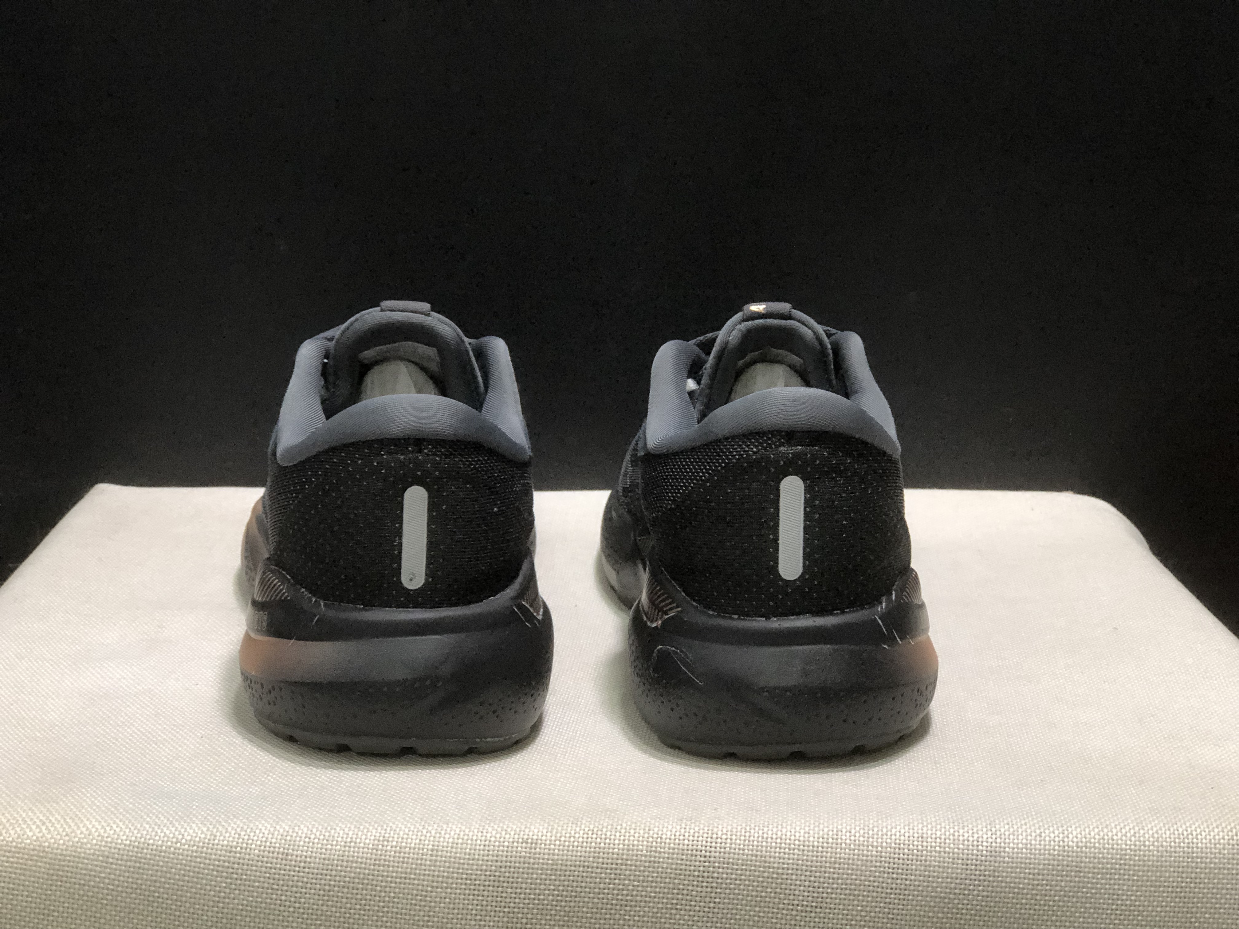 Brooks Adrenaline GTS 24 Casual Running Shoes Black/Gold