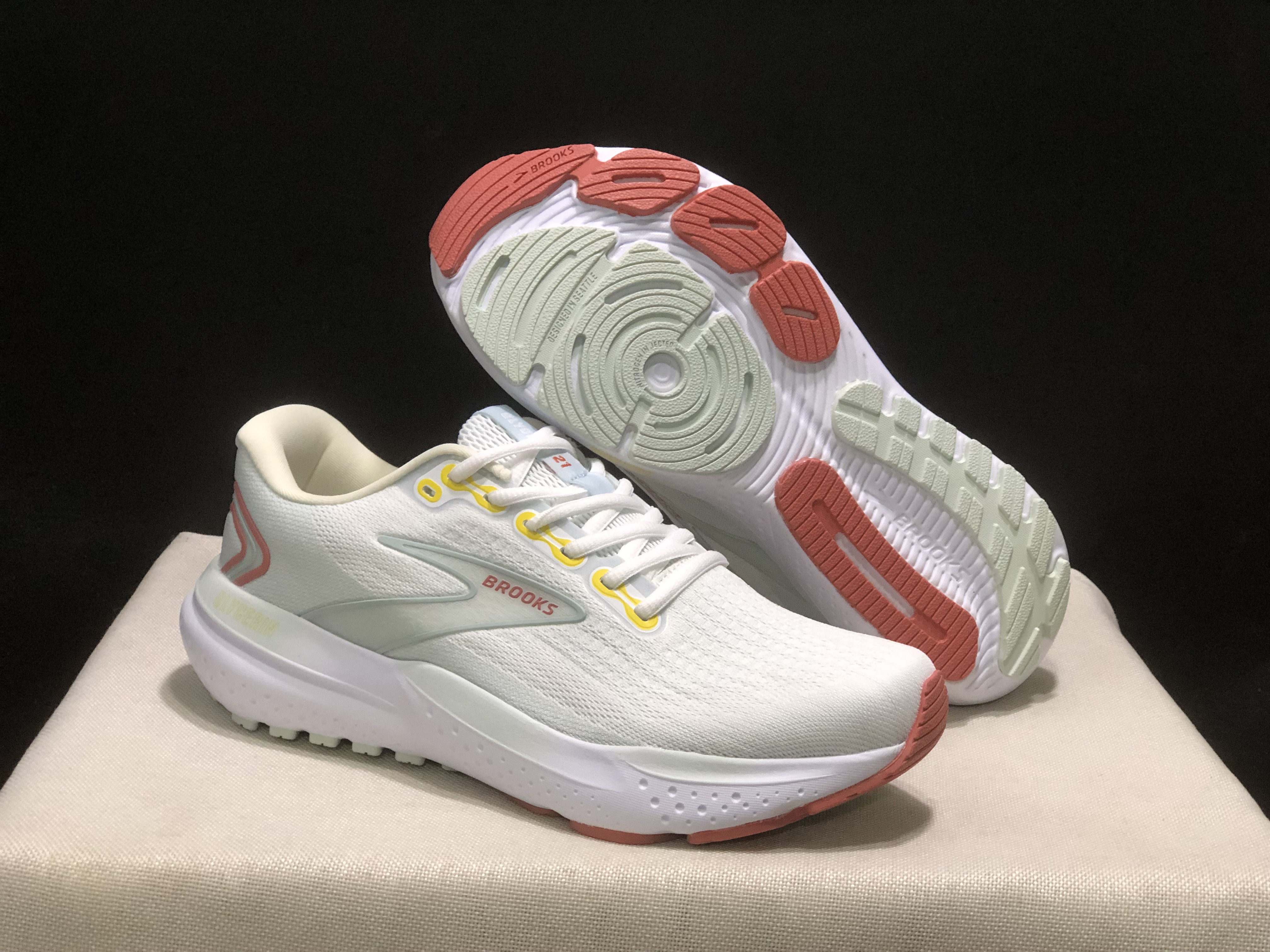 Brooks Glycerin 21 Low-top Casual Running Shoes Bright White