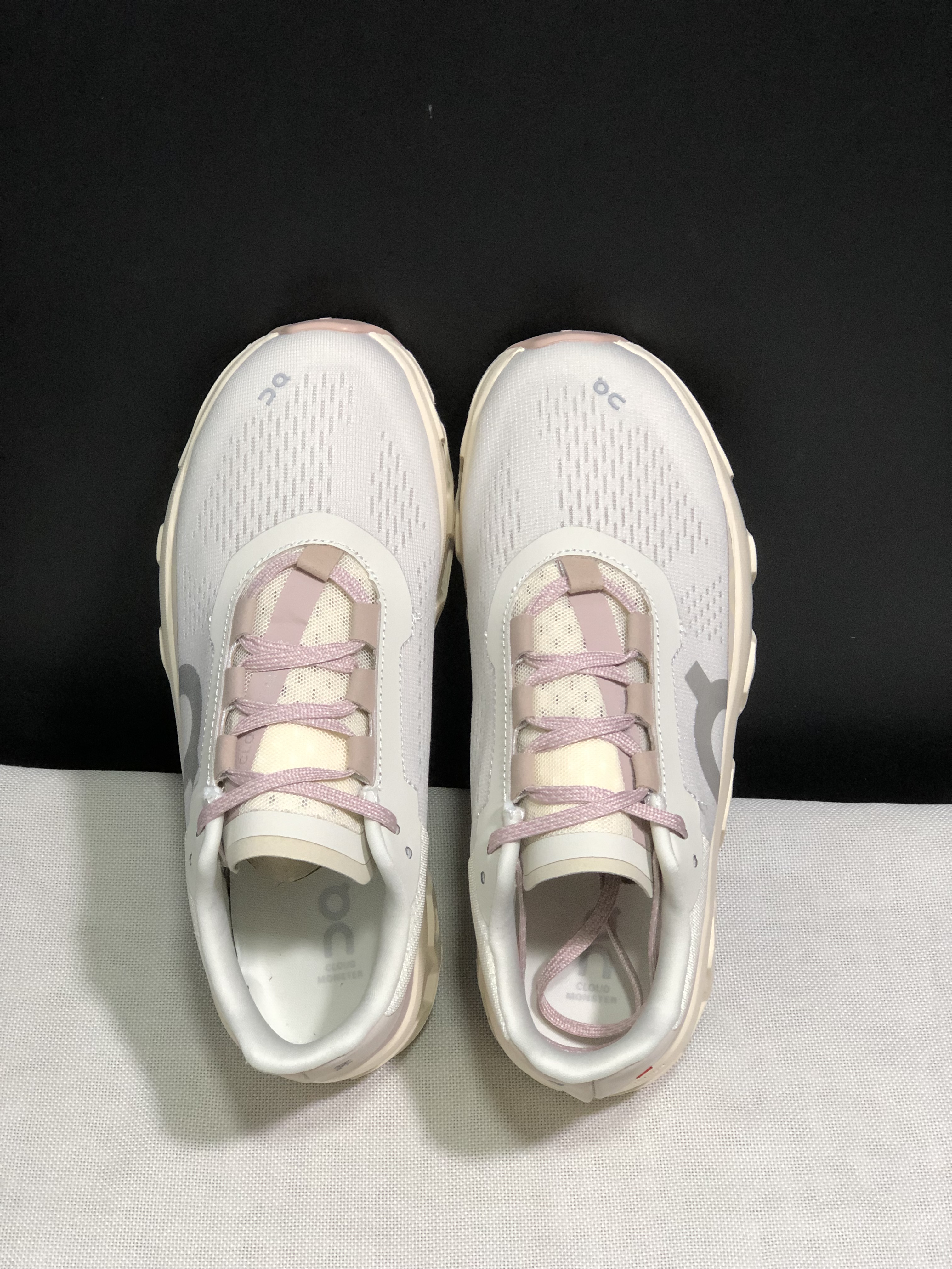 On Running Cloudmonster CNY Shock-Absorbing And Anti-Slip Sports Shoes Moonlight/pink