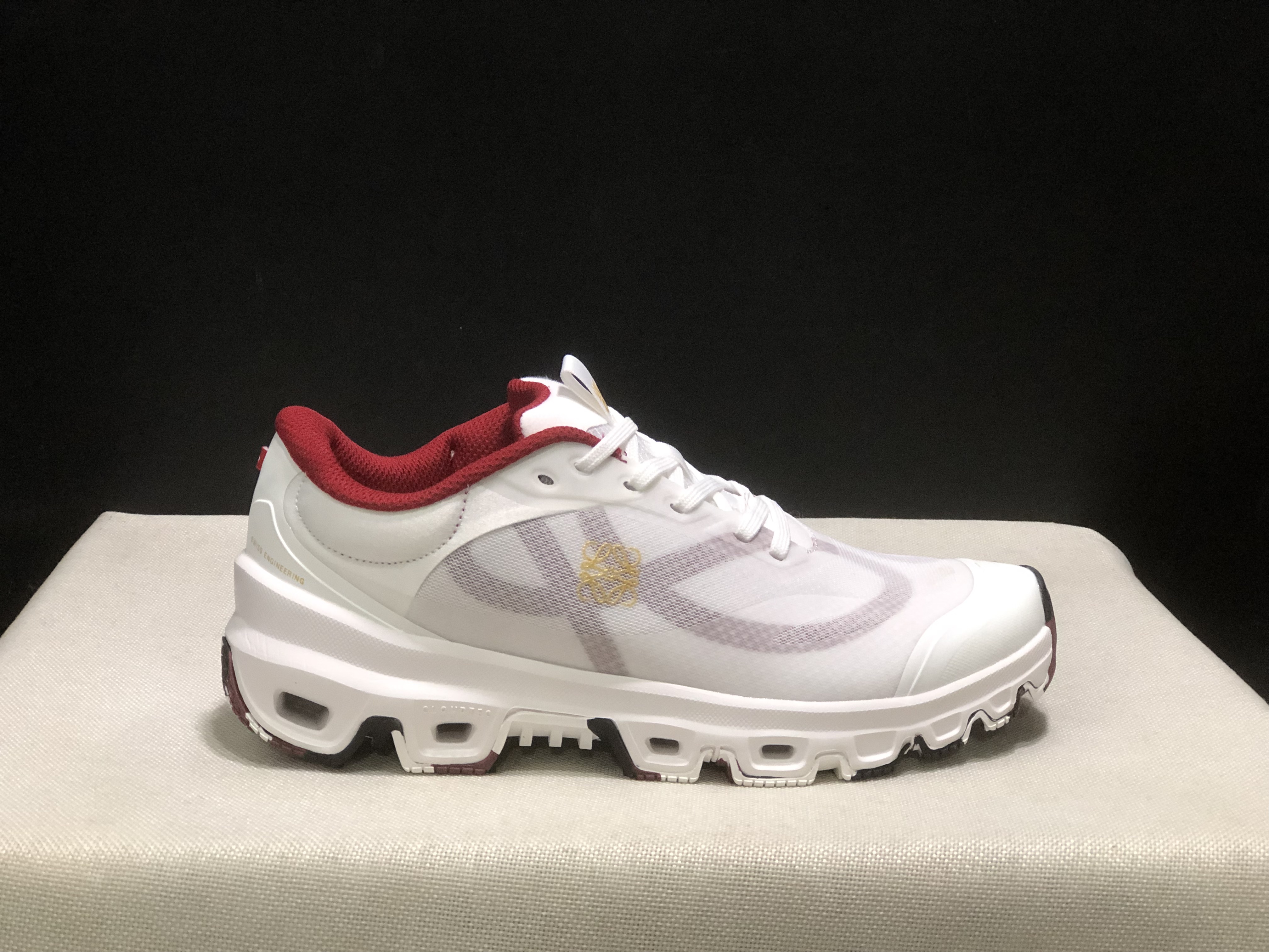 LOEWE x On Running Cloudventure 2.0 Running Shoes Co-Signed Edition White/Red