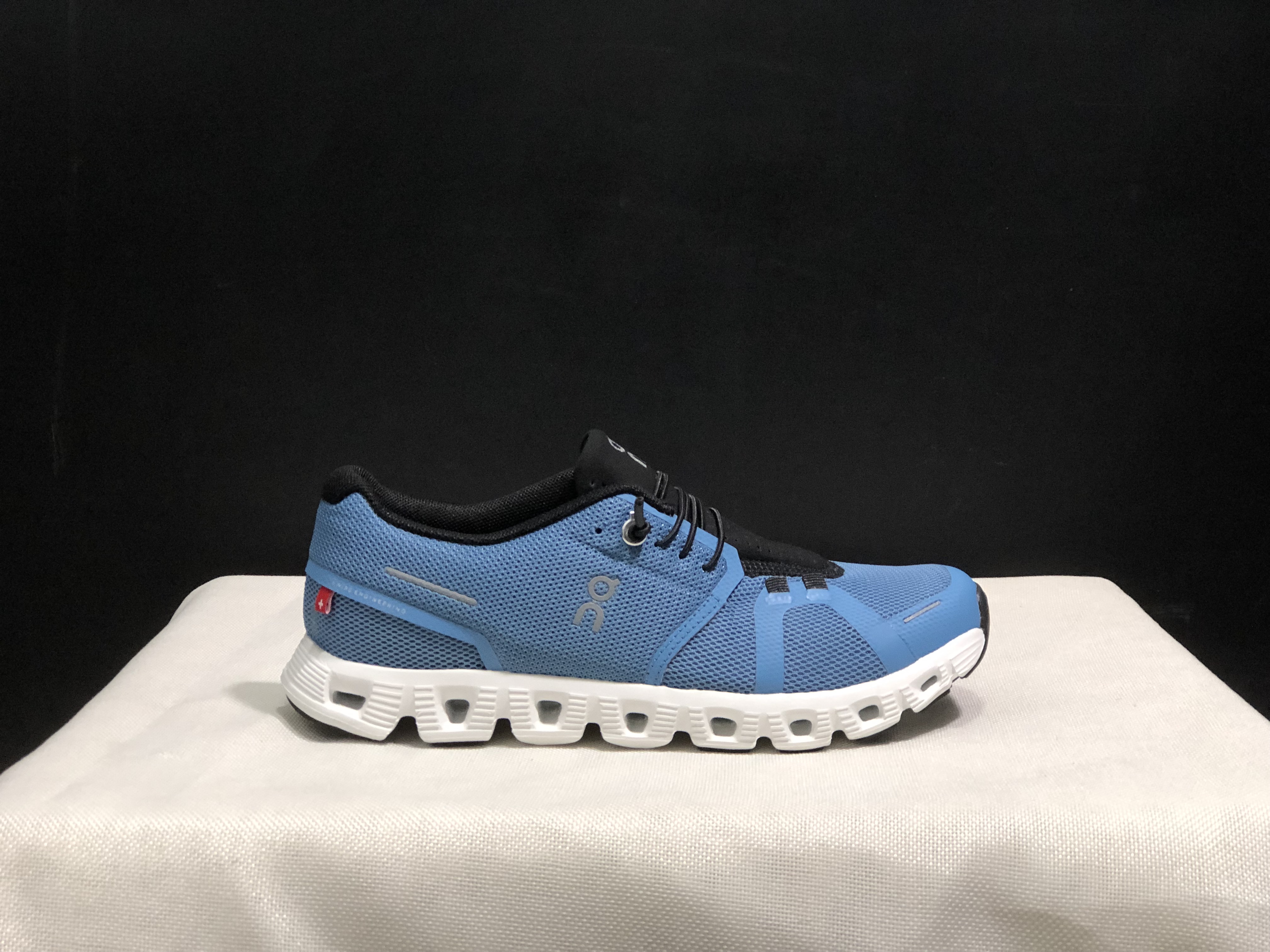 On Running Cloud 5 Lightweight Running Shoes Midnight Blue/Black