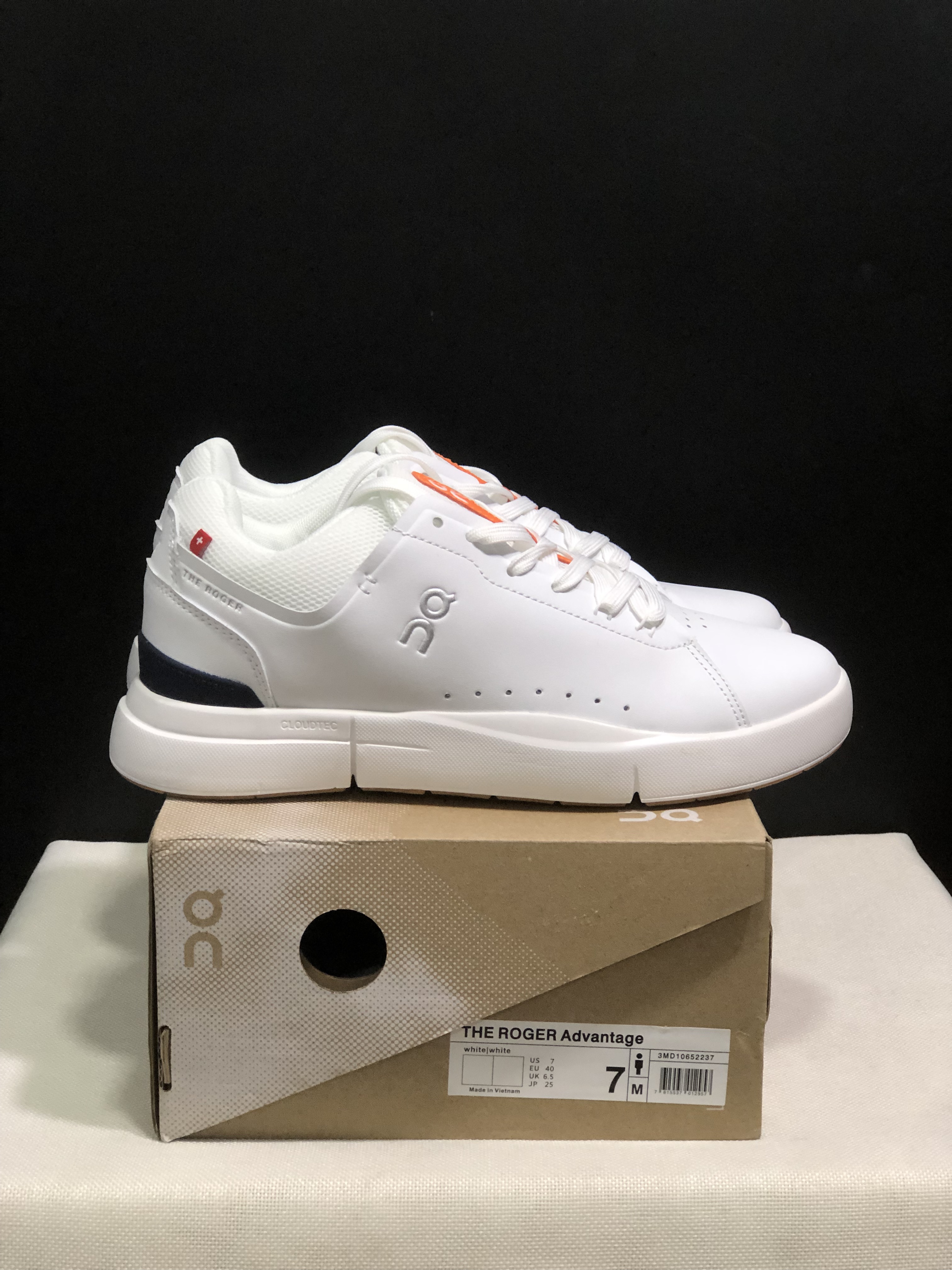 On Running The Roger Spin White Board Shoes