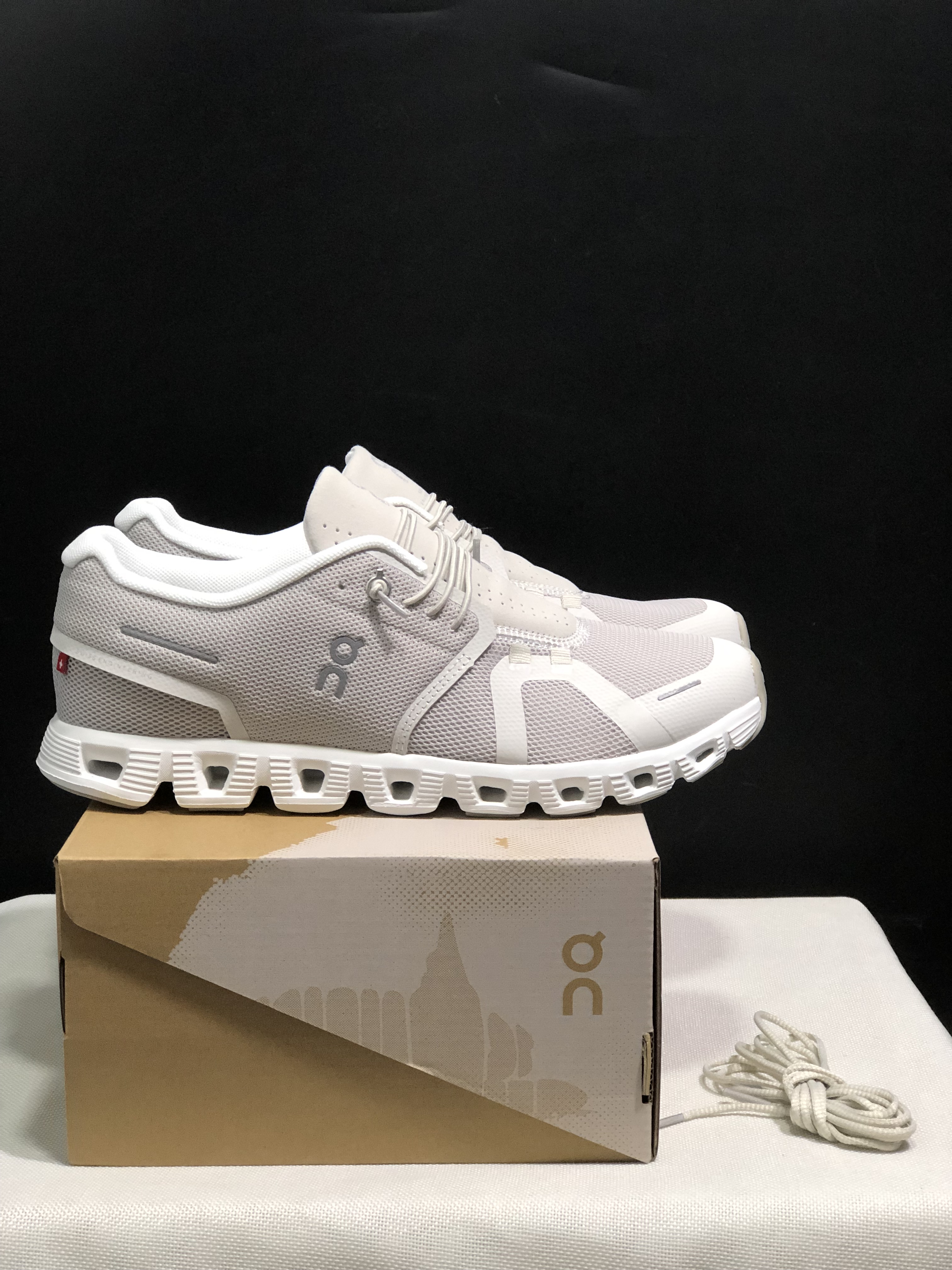 On Running Cloud 5 Lightweight Running Shoes Light Khaki