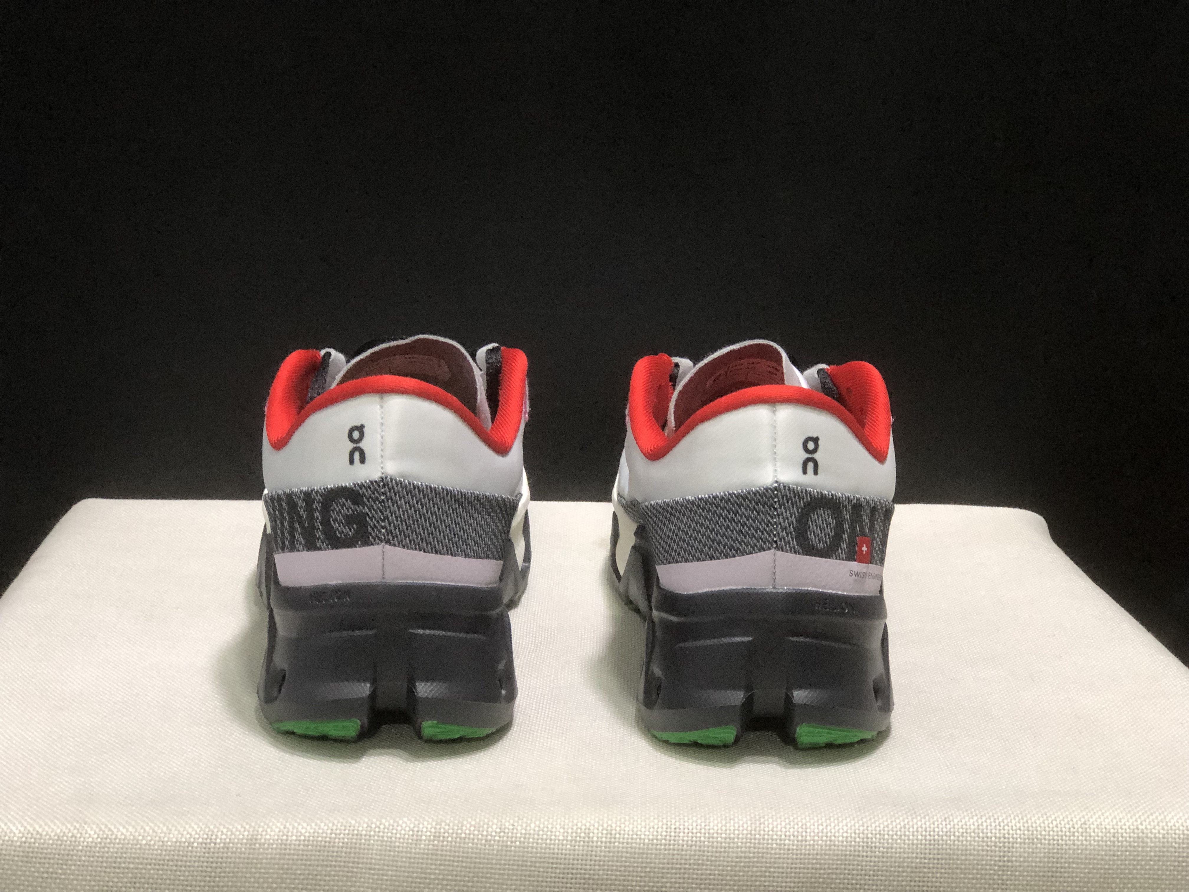 On Running Cloudmonster Hyper Running Shoes White/Black