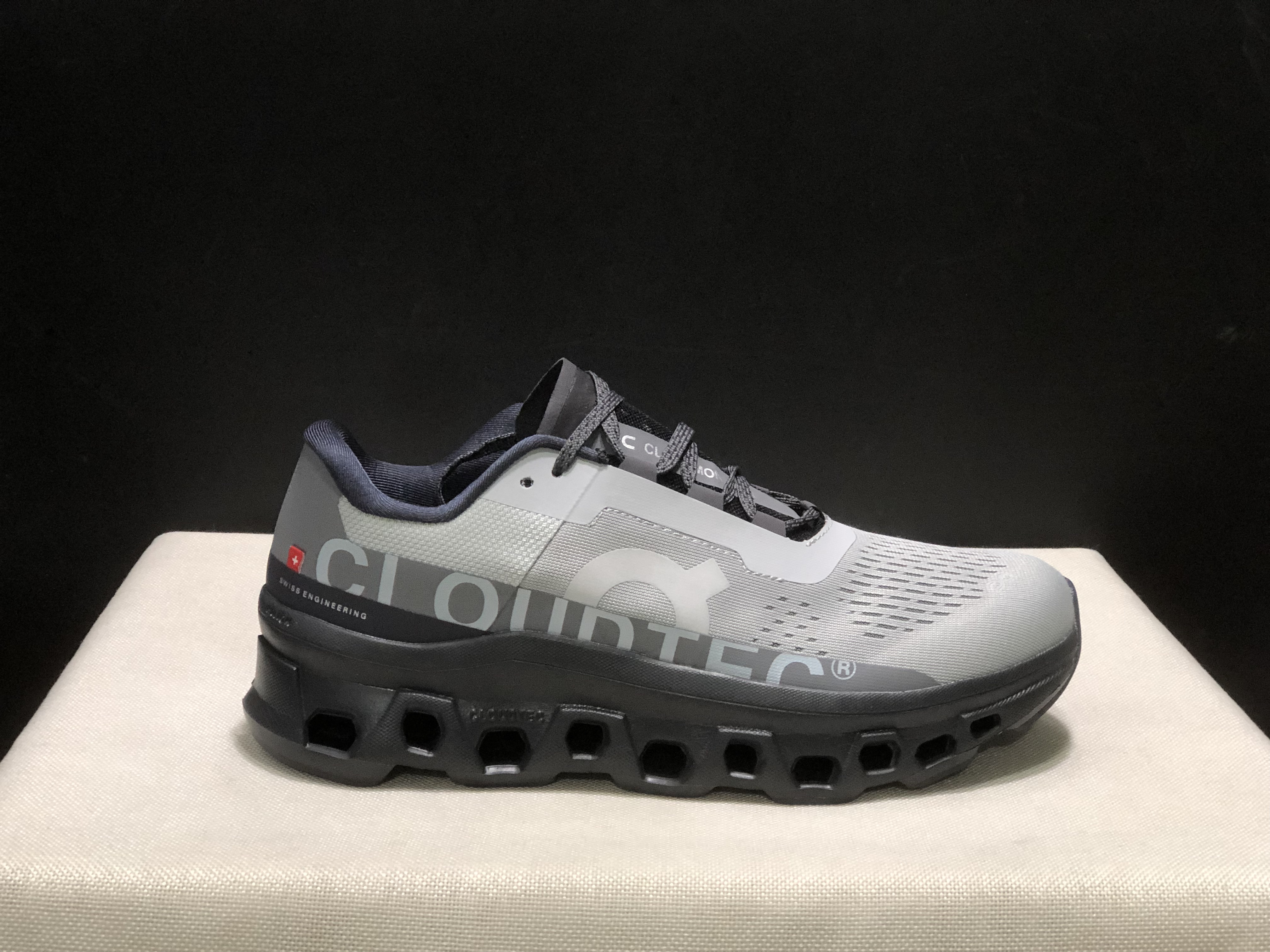 On Running Cloudmonster Anti-Slip Running Shoes Eclipse/Magnet