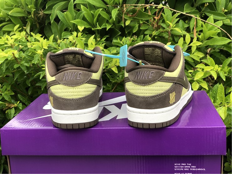 Nike SB Dunk Low Matcha Brown Sneakers