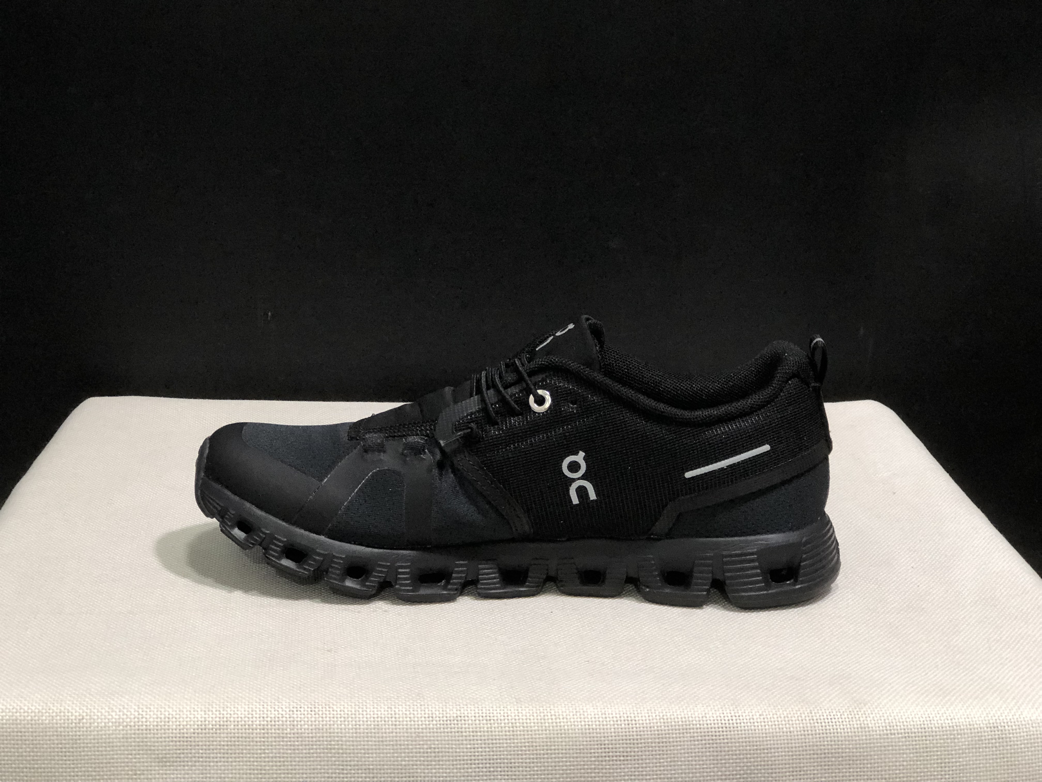 On Running Cloud 5 Lightweight Running Shoes All Black