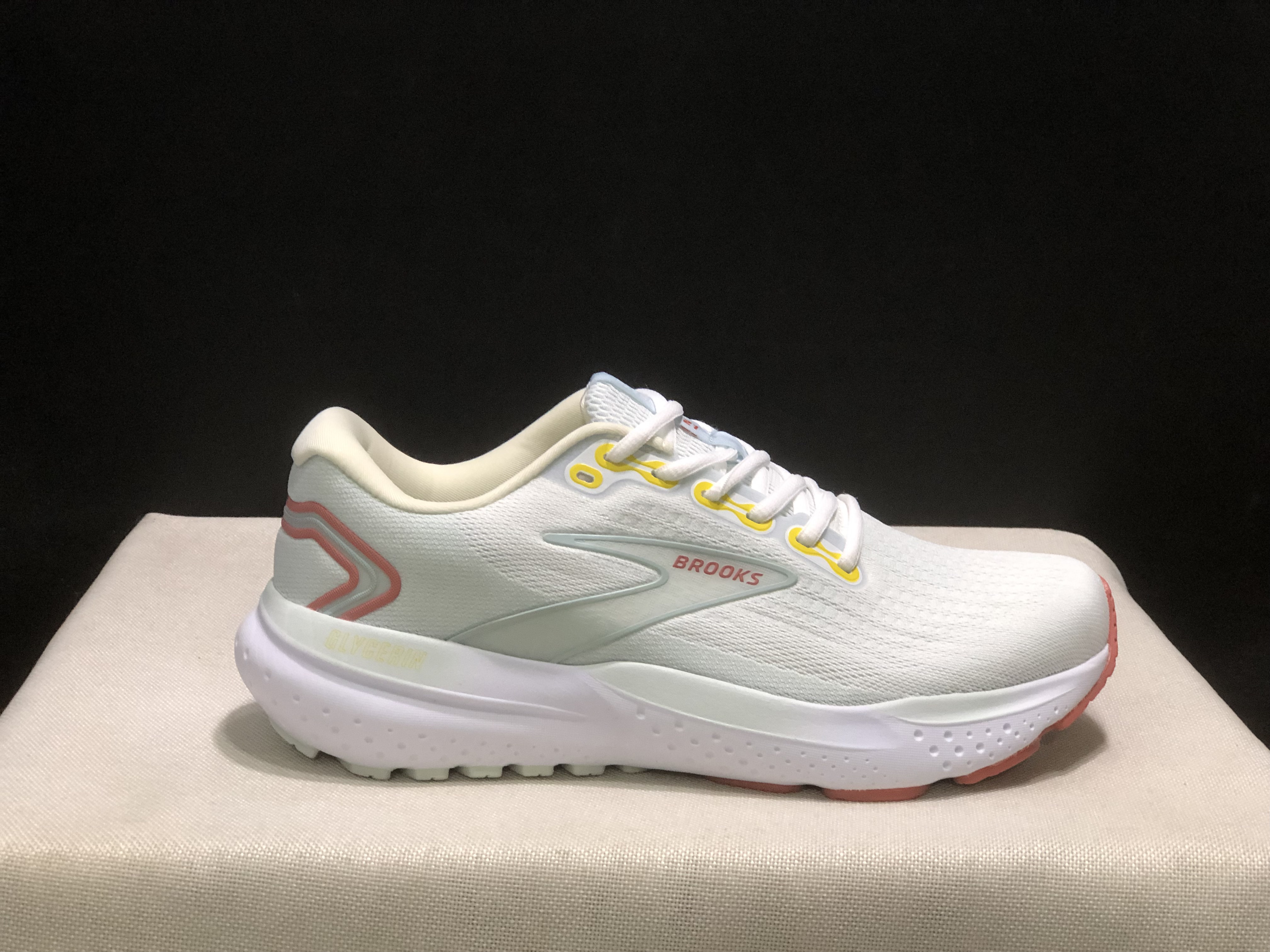 Brooks Glycerin 21 Low-top Casual Running Shoes Bright White