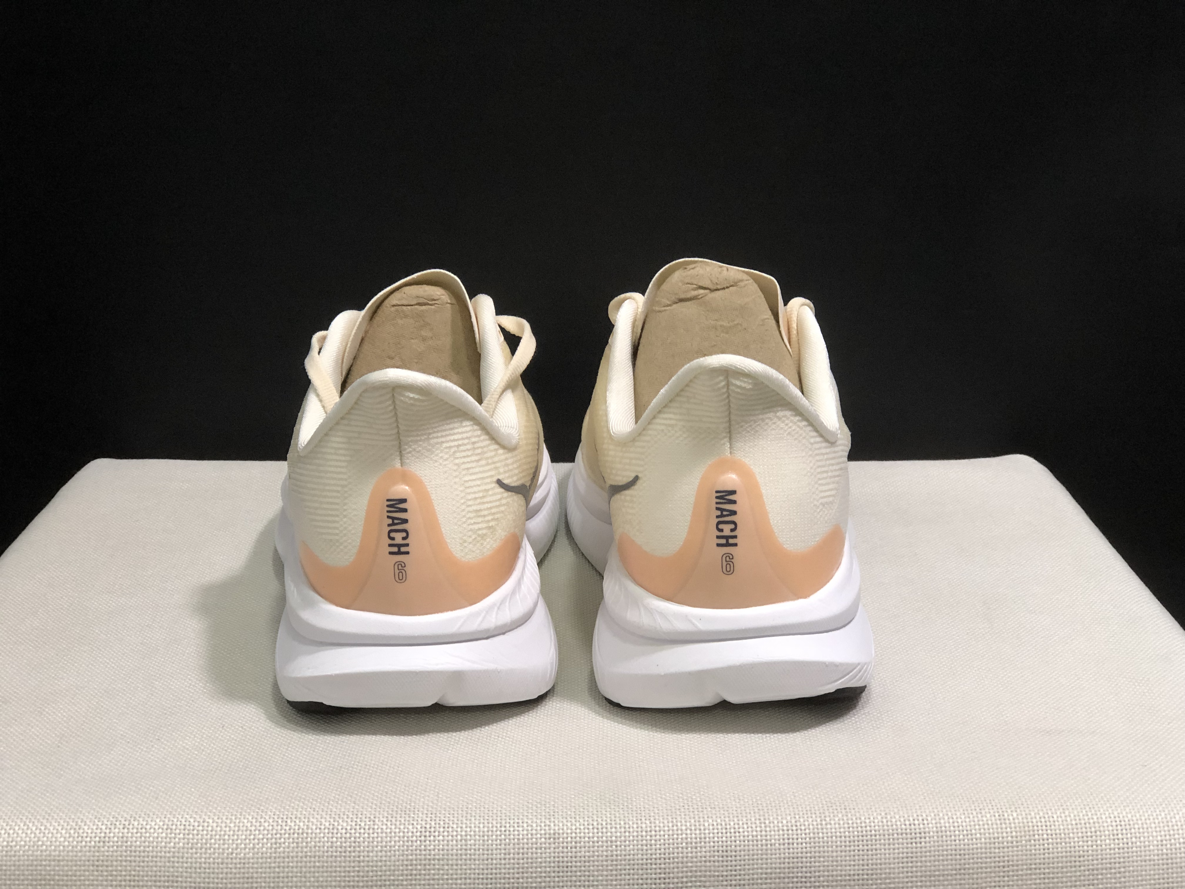 Hoka One One Mach 6 Wear-resistant Breathable Low-top Running Shoes Sneakers Cream