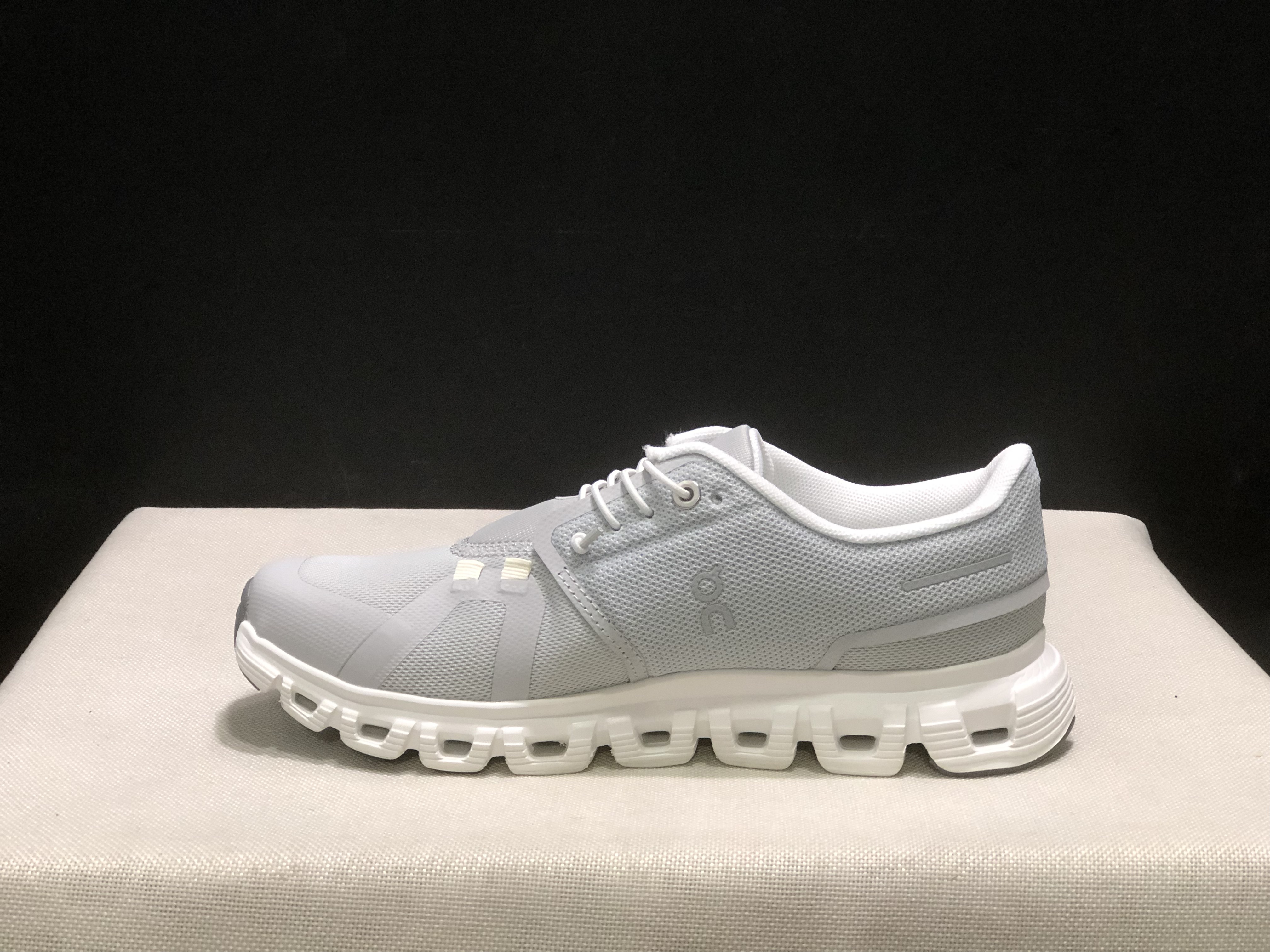 On Running Cloud 6 Casual Life Shoes Light Grey
