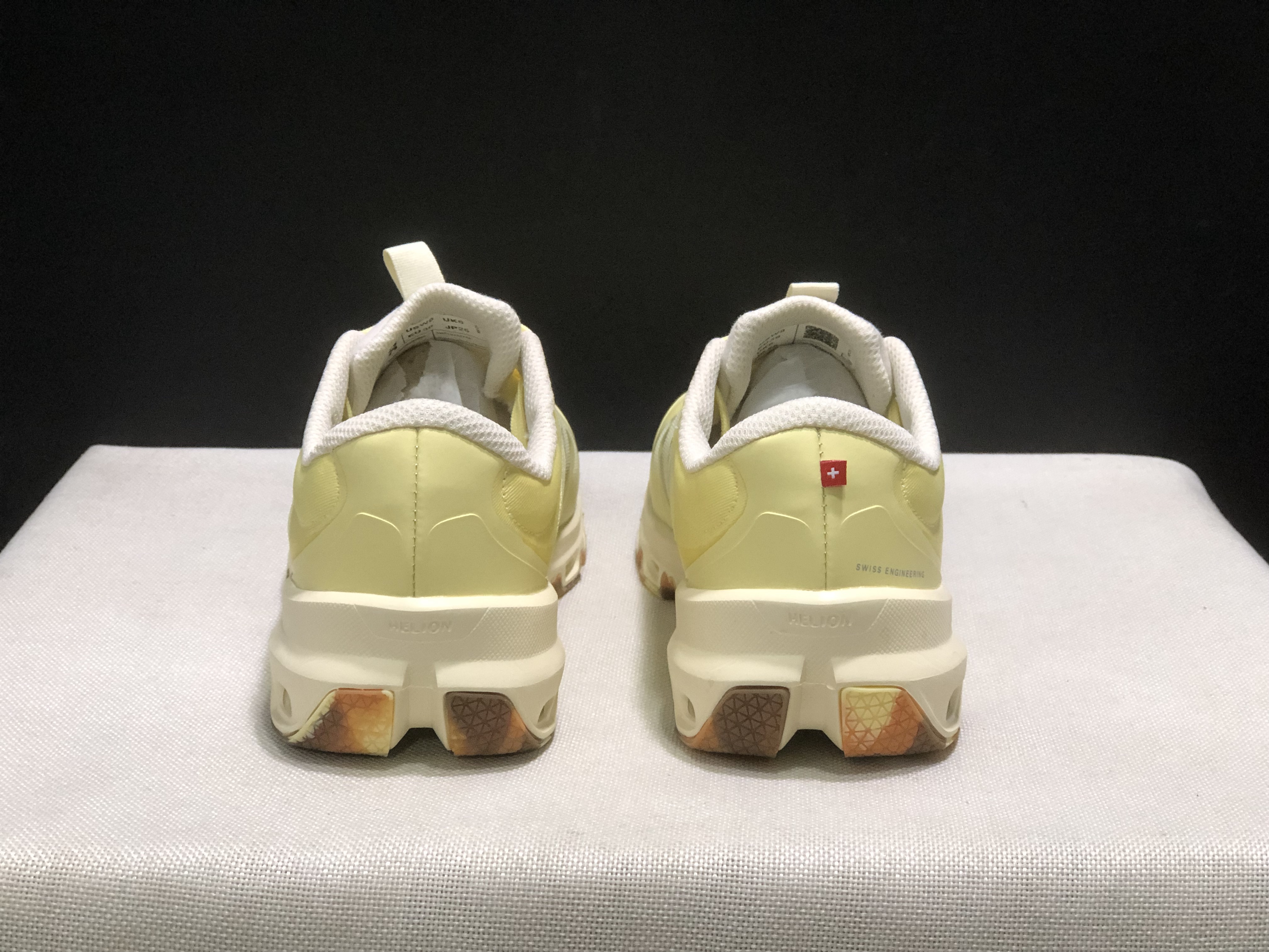 LOEWE x On Running Cloudventure 2.0 Running Shoes Co-Signed Edition Yellow