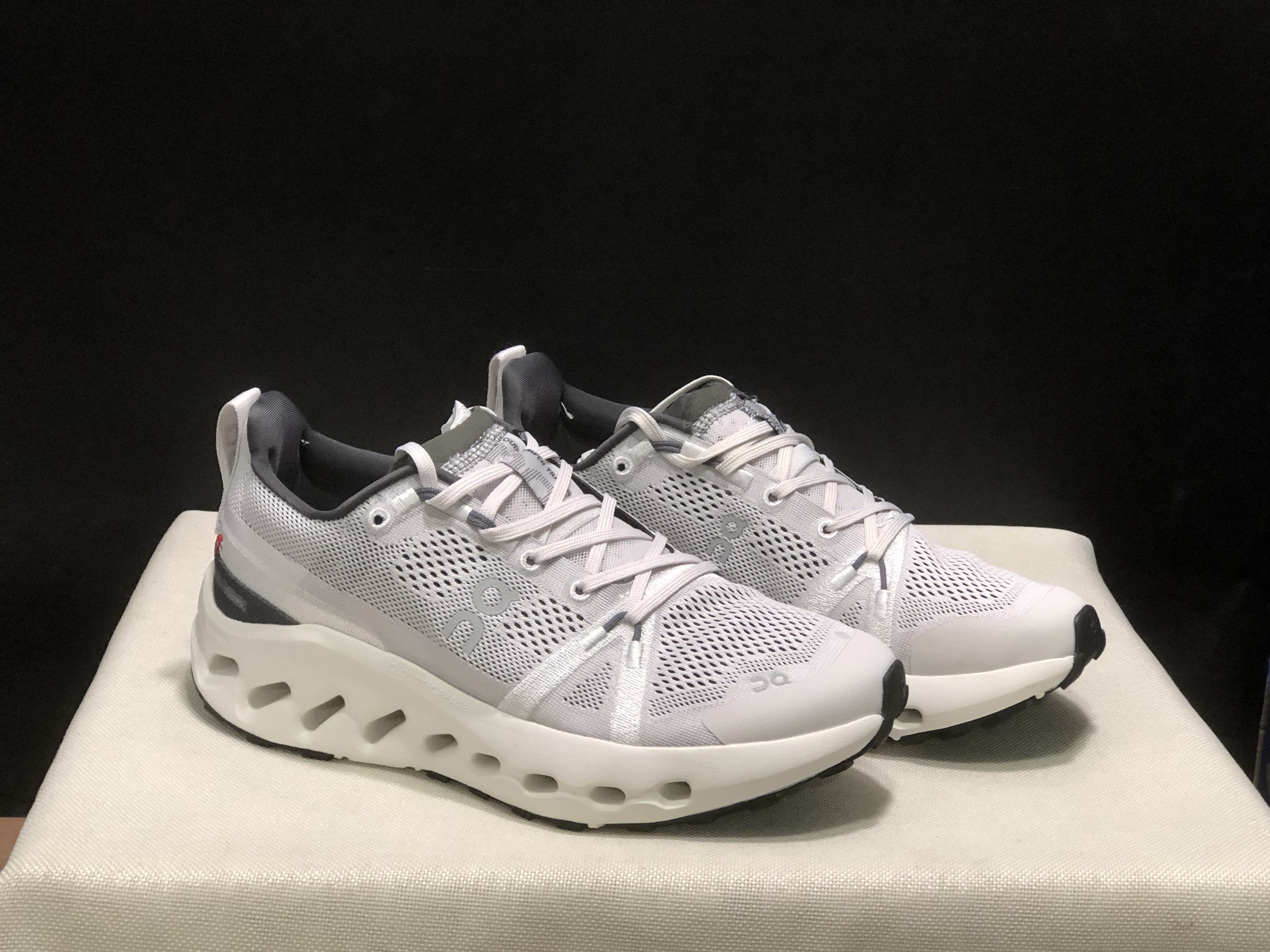 On Running Cloudsurfer Trail Waterproof Comfortable And Breathable Running Shoes Light Grey