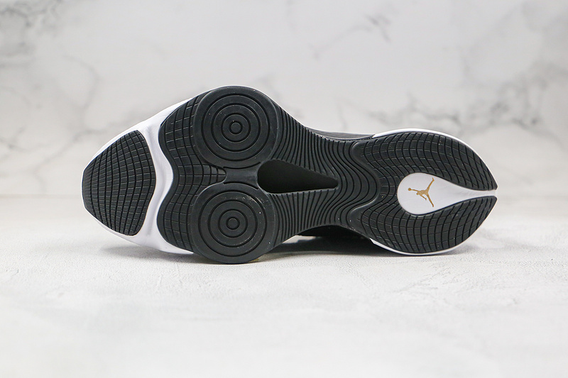 Nike Air Jordan Zoom Renegade Black Gold Sneakers