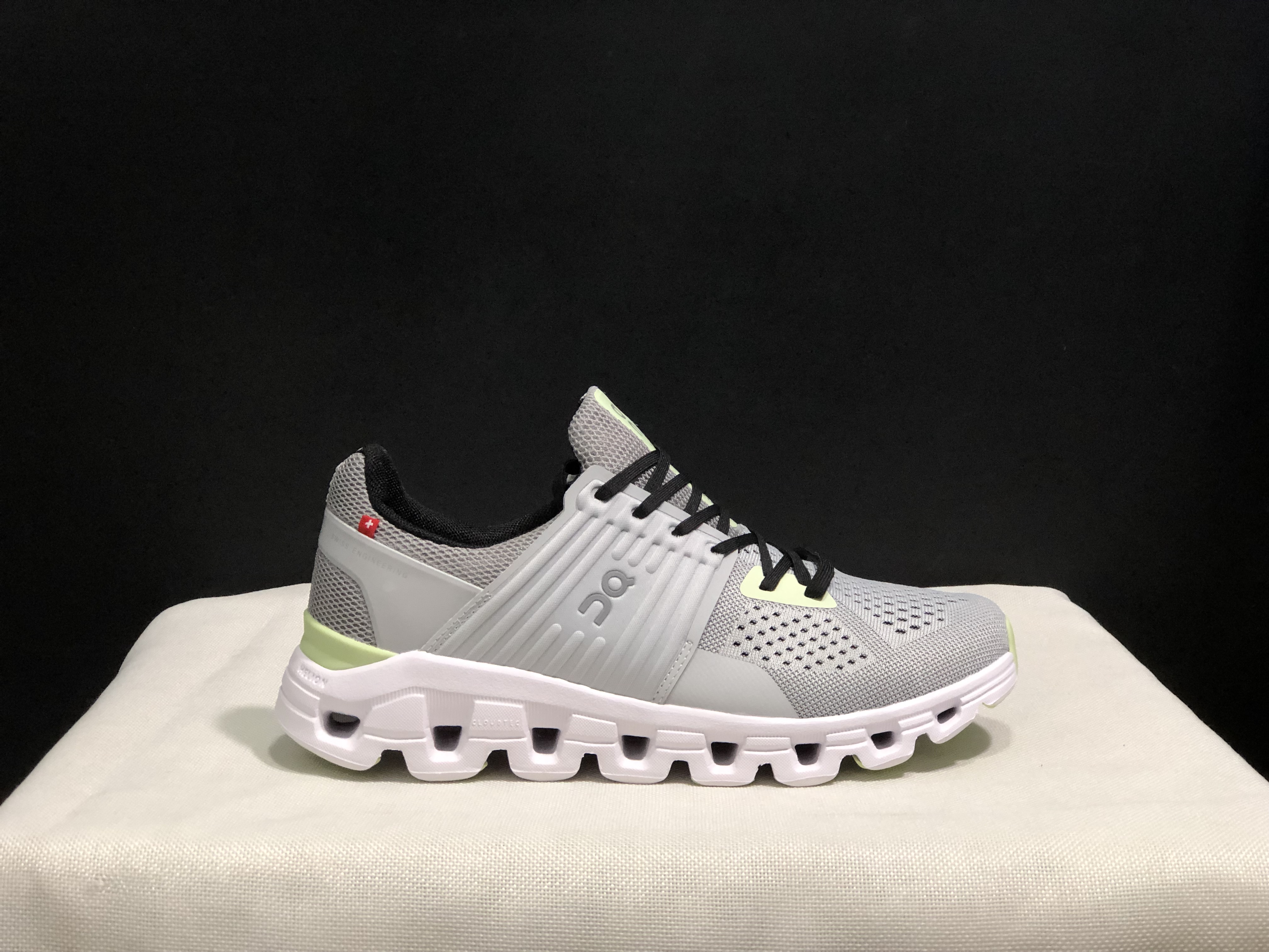 On Running Cloudswift Cushioning Running Shoes Grey/White