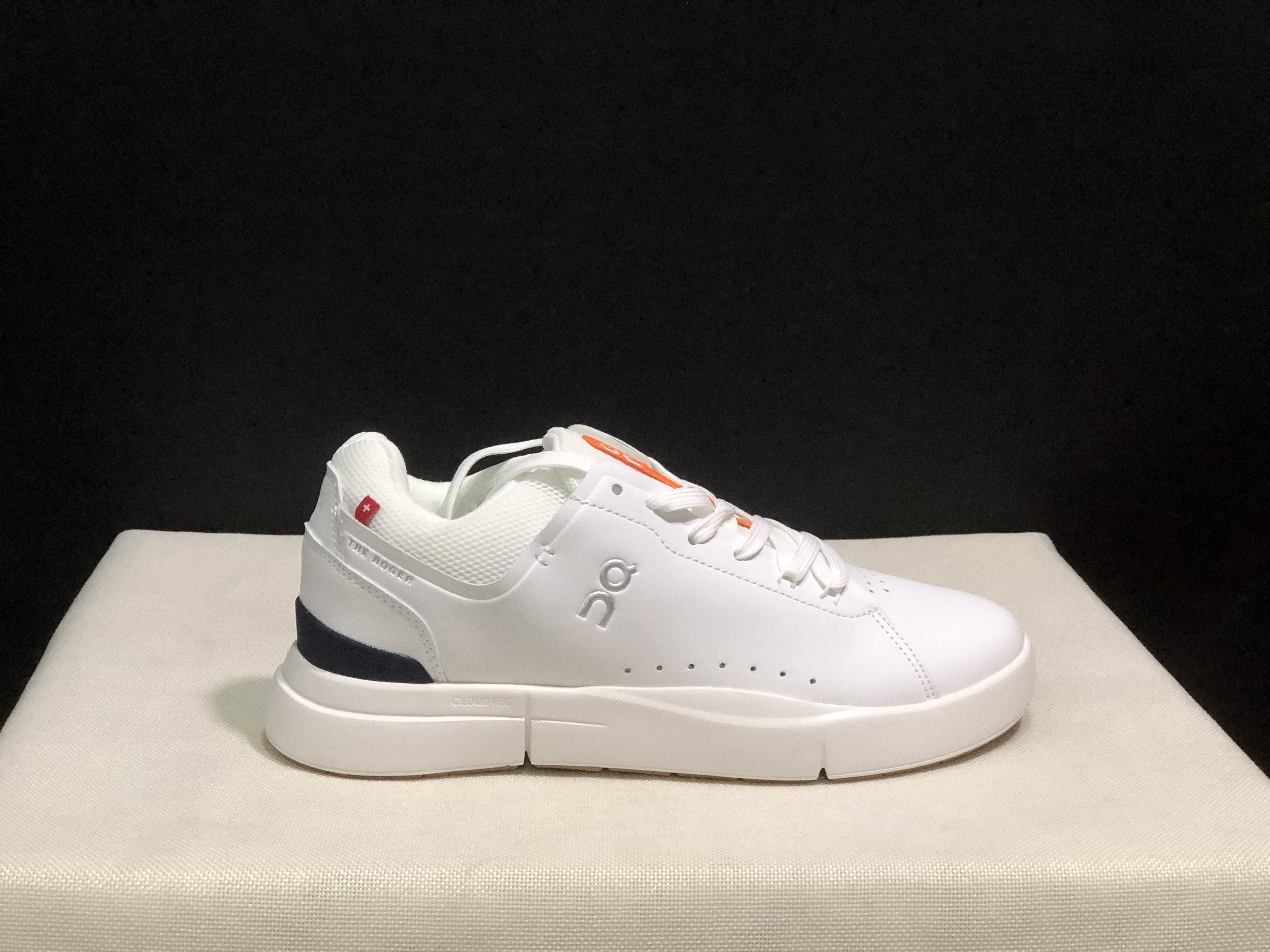 On Running The Roger Spin White Board Shoes