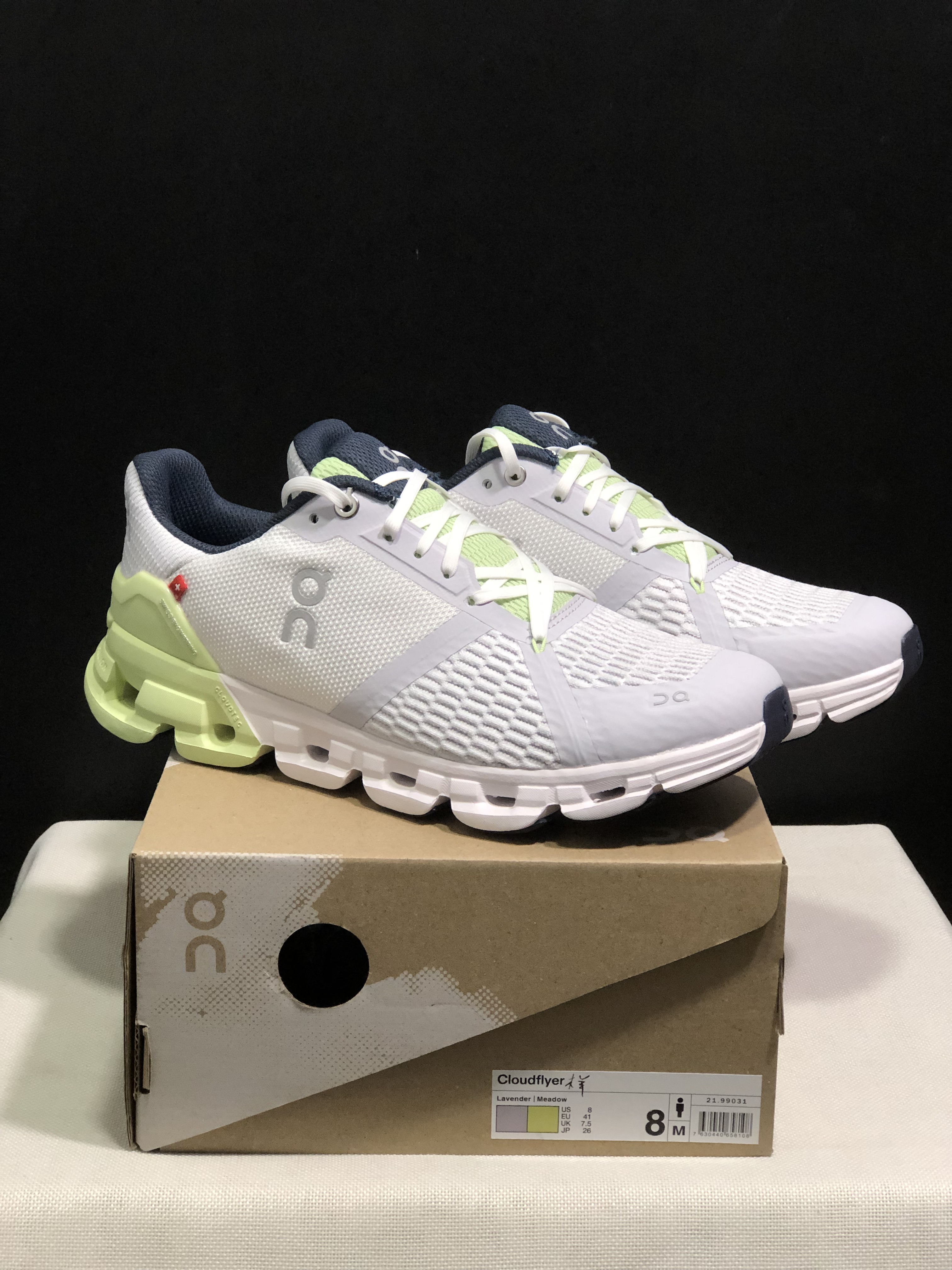 On Running Cloudflyer Shock-Absorbing Running Shoes Grayish-White/Light Green